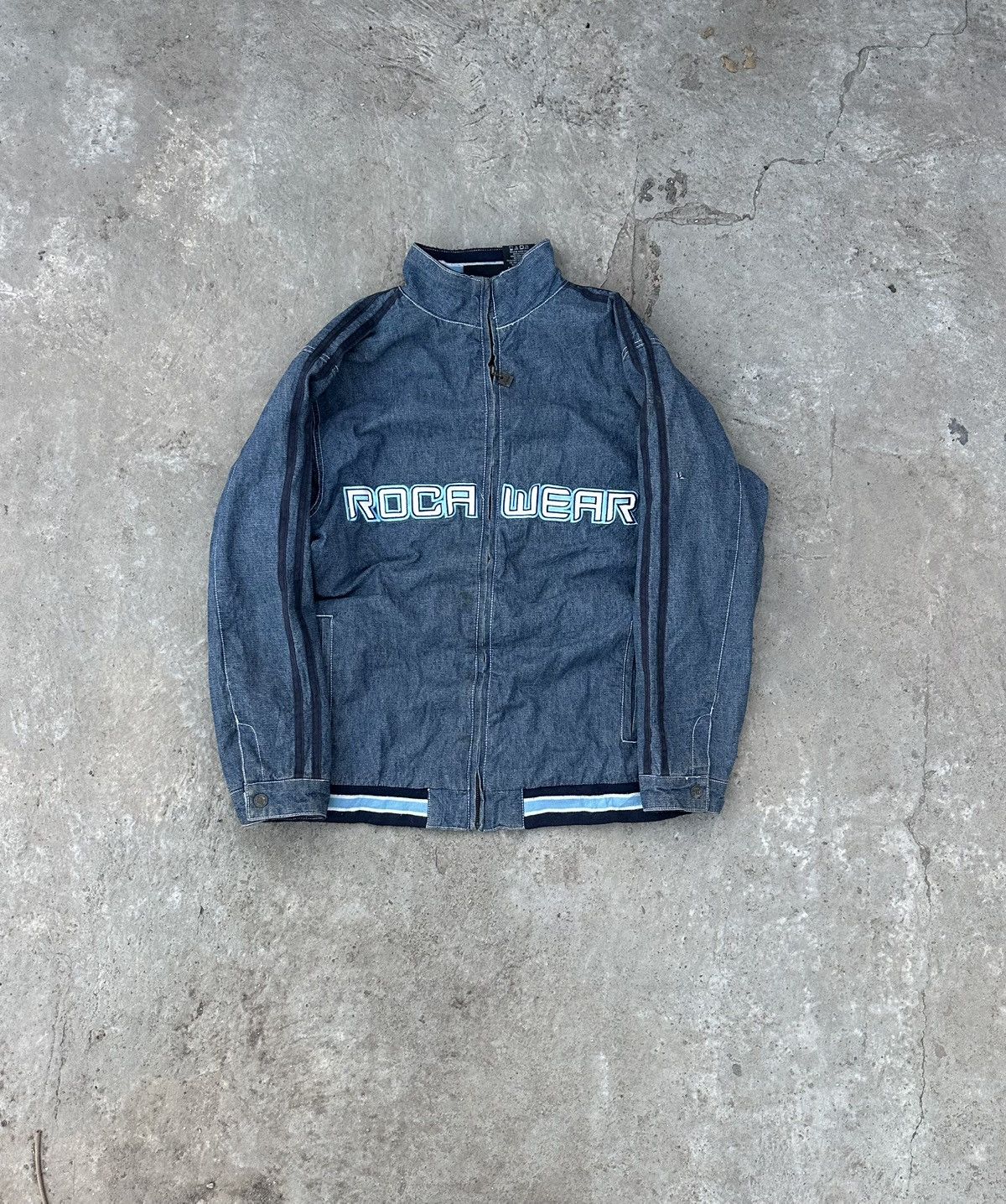 Rocawear Vintage Y2K Rocawear Embroidered Denim Track Jacket Indigo Size US L / EU 52-54 / 3 - 2 Thumbnail