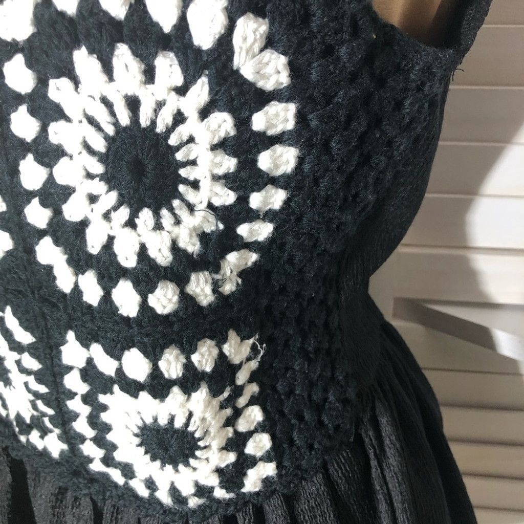 Vintage Peplum Top Crochet Boho Sleeveless Stretch Black/White S/M Size S / US 4 / IT 40 - 8 Thumbnail