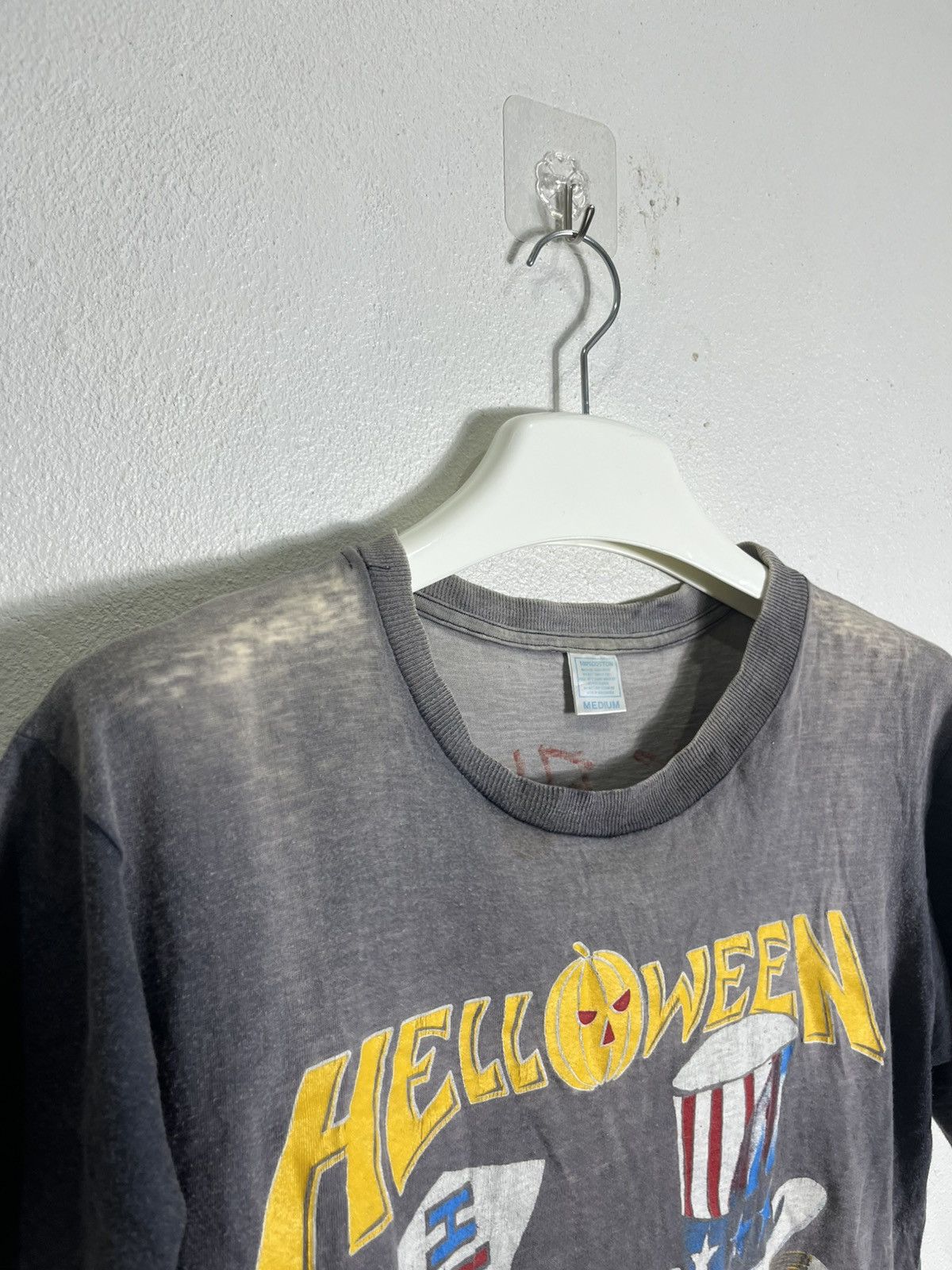Vintage Vintage 1988’s HELLOWEEN Distrssed Tour Band Tshirt Size US M / EU 48-50 / 2 - 9 Thumbnail
