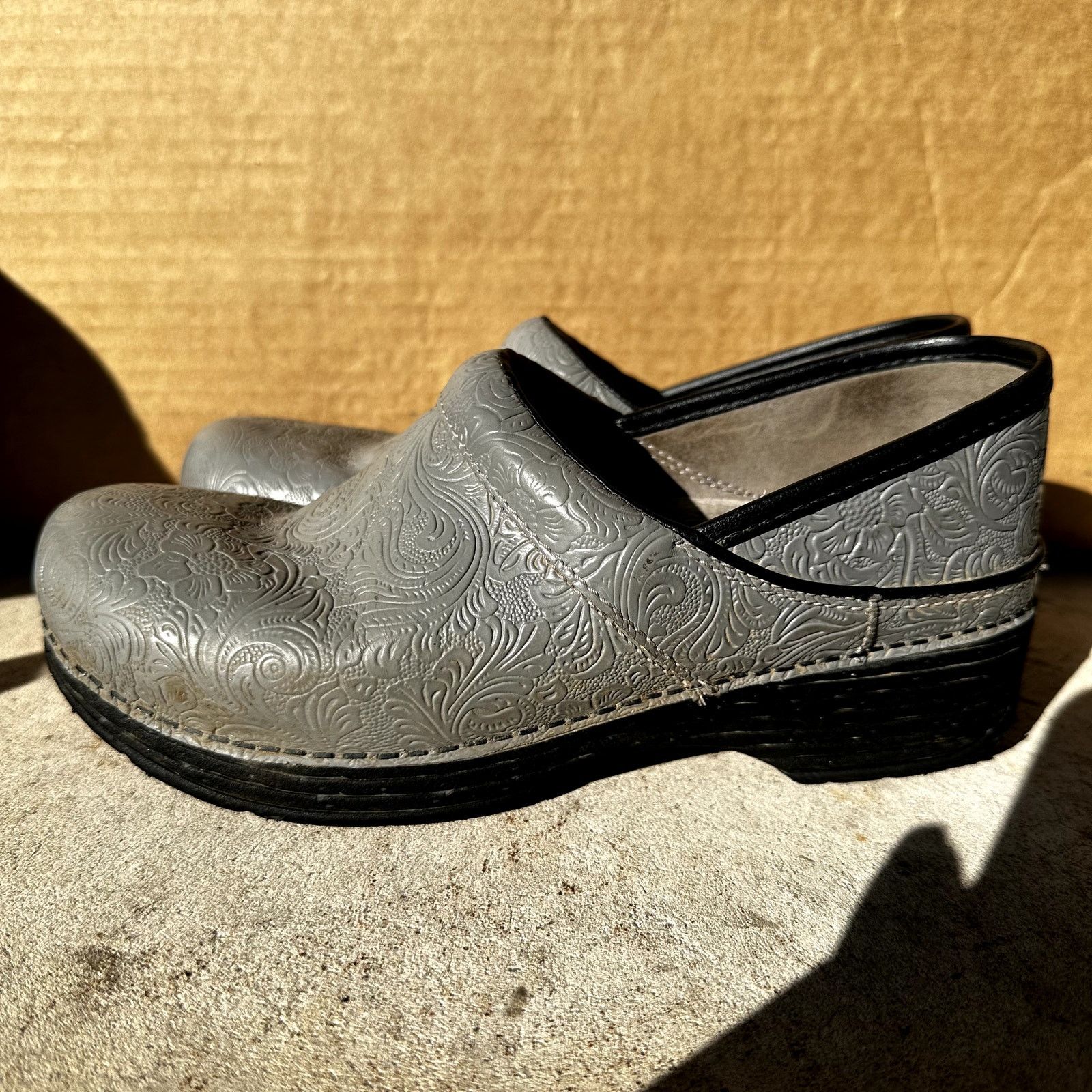 Dansko Dansko Professional Tooled Clog Round Slip Leather Gray 7.5 Size US 7.5 / IT 37.5 - 4 Thumbnail