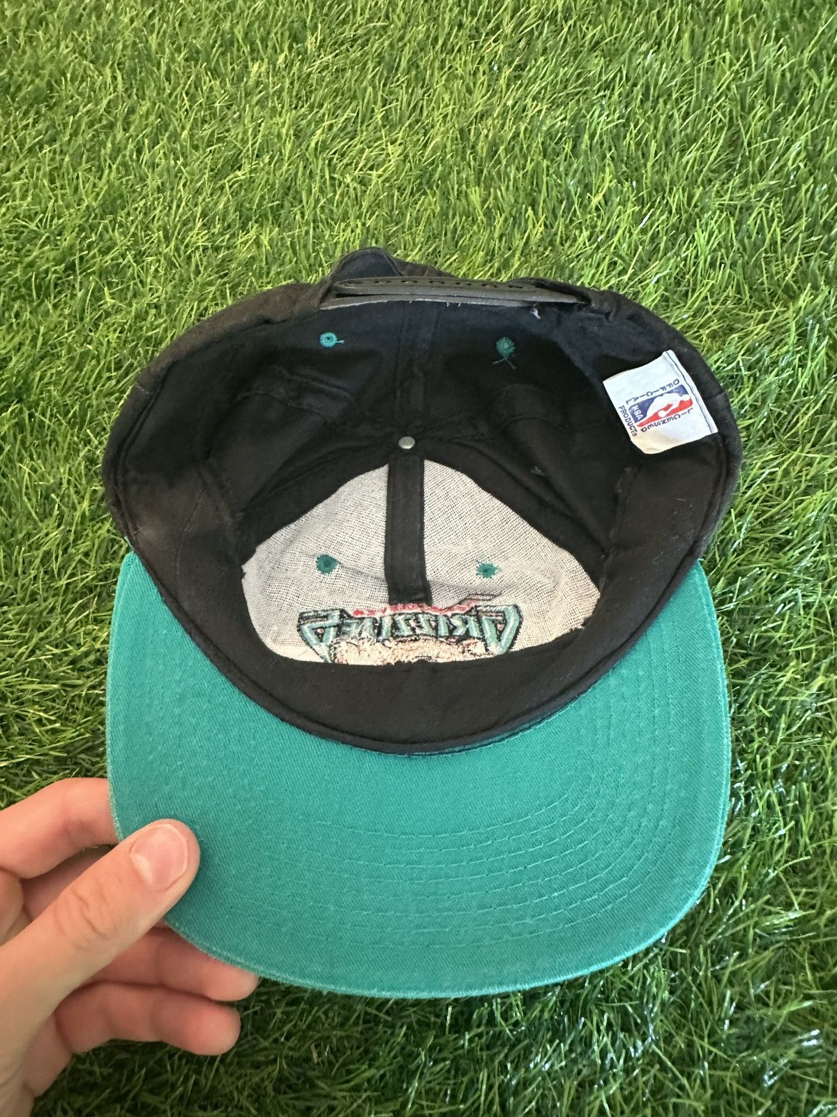 NBA Vintage nba vancouver grizzlies 1994 YOUTH KIDS hat Size ONE SIZE - 5 Thumbnail
