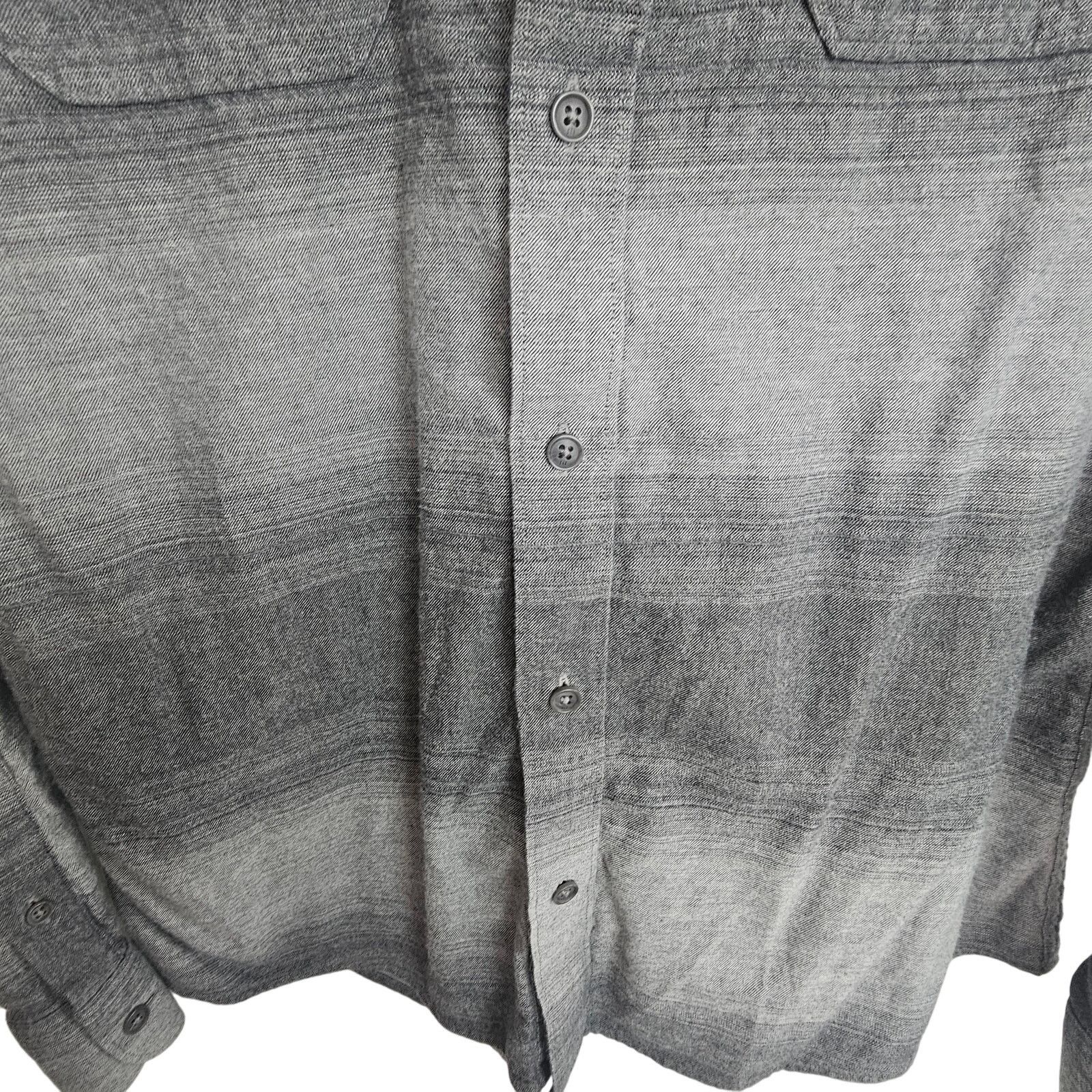 TravisMathew Travis Mathew Shirt Men M Gray Striped Button Flannel Grunge Size US M / EU 48-50 / 2 - 3 Thumbnail