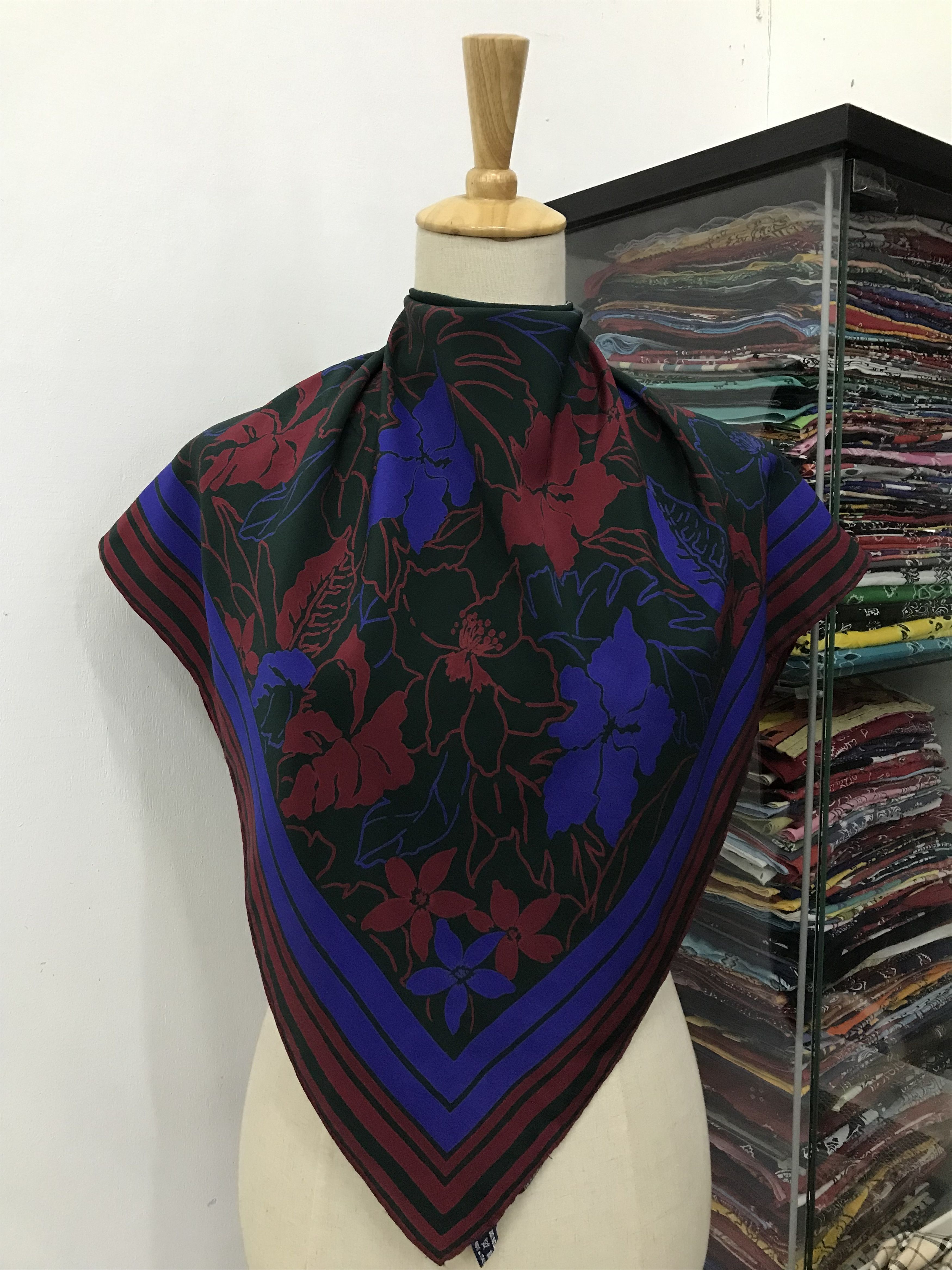 Mila Schon Vintage Mila Schon Silk Scarf Size ONE SIZE - 1 Thumbnail