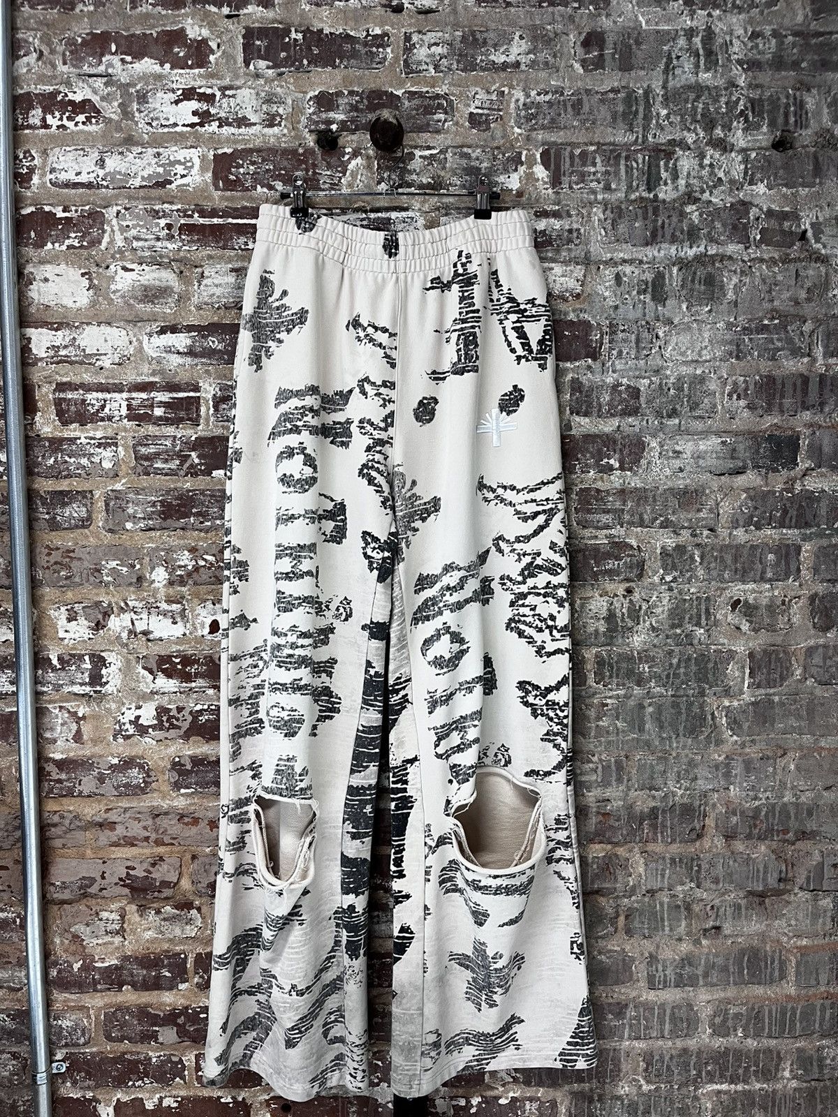 Vertabrae Vertabrae Graffiti Sweatpants Size US 36 / EU 52 - 1 Thumbnail
