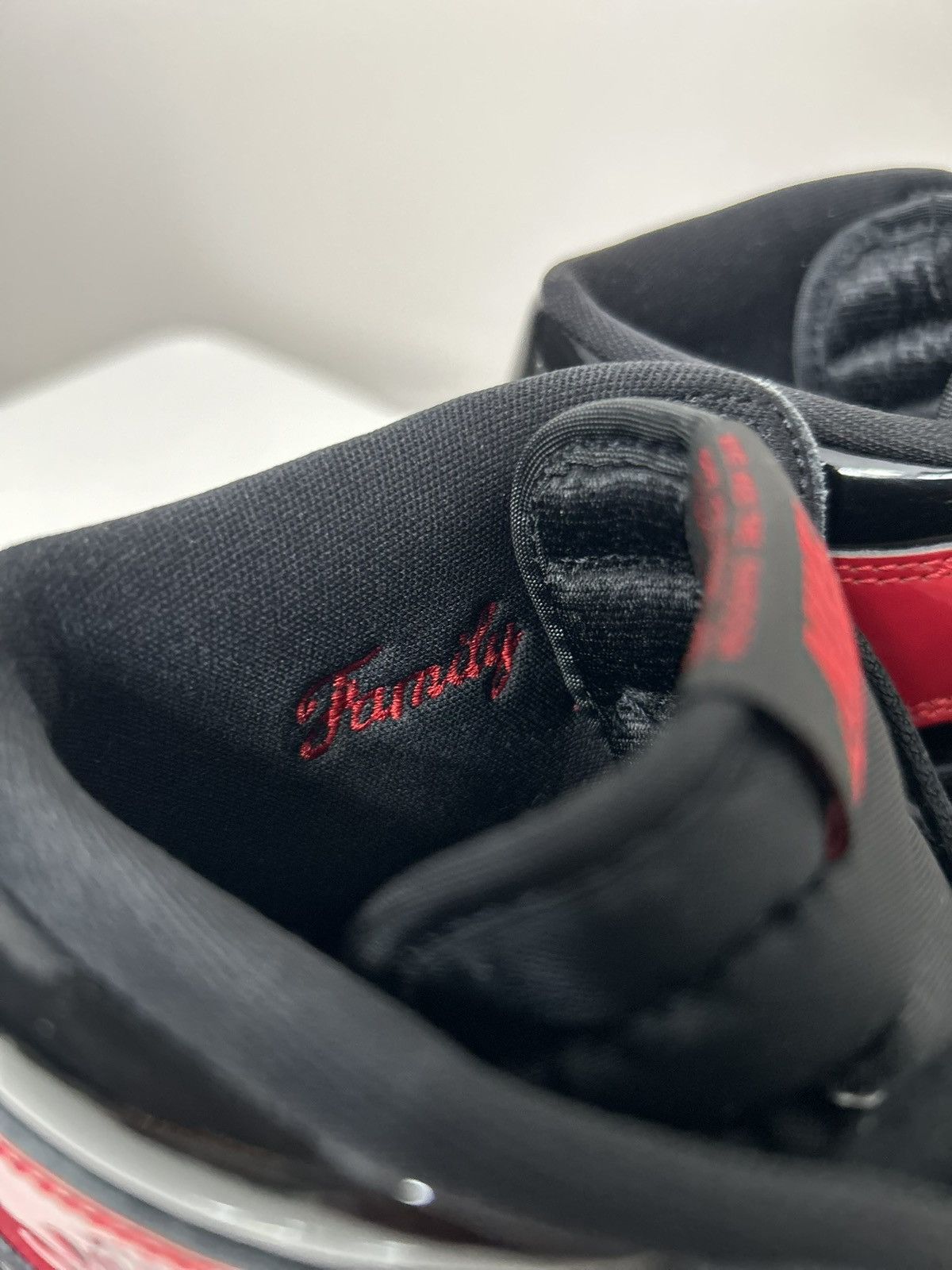 Jordan Brand × Nike Air Jordan 1 Retro High OG Patent Bred' Size US 8.5 / EU 41-42 - 4 Thumbnail