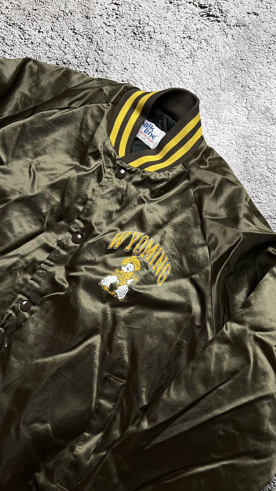 Chalk Line VTG 80-90’s Wyoming Cowboys NCAA Chalk Line bomber jacket Size US M / EU 48-50 / 2 - 2 Thumbnail