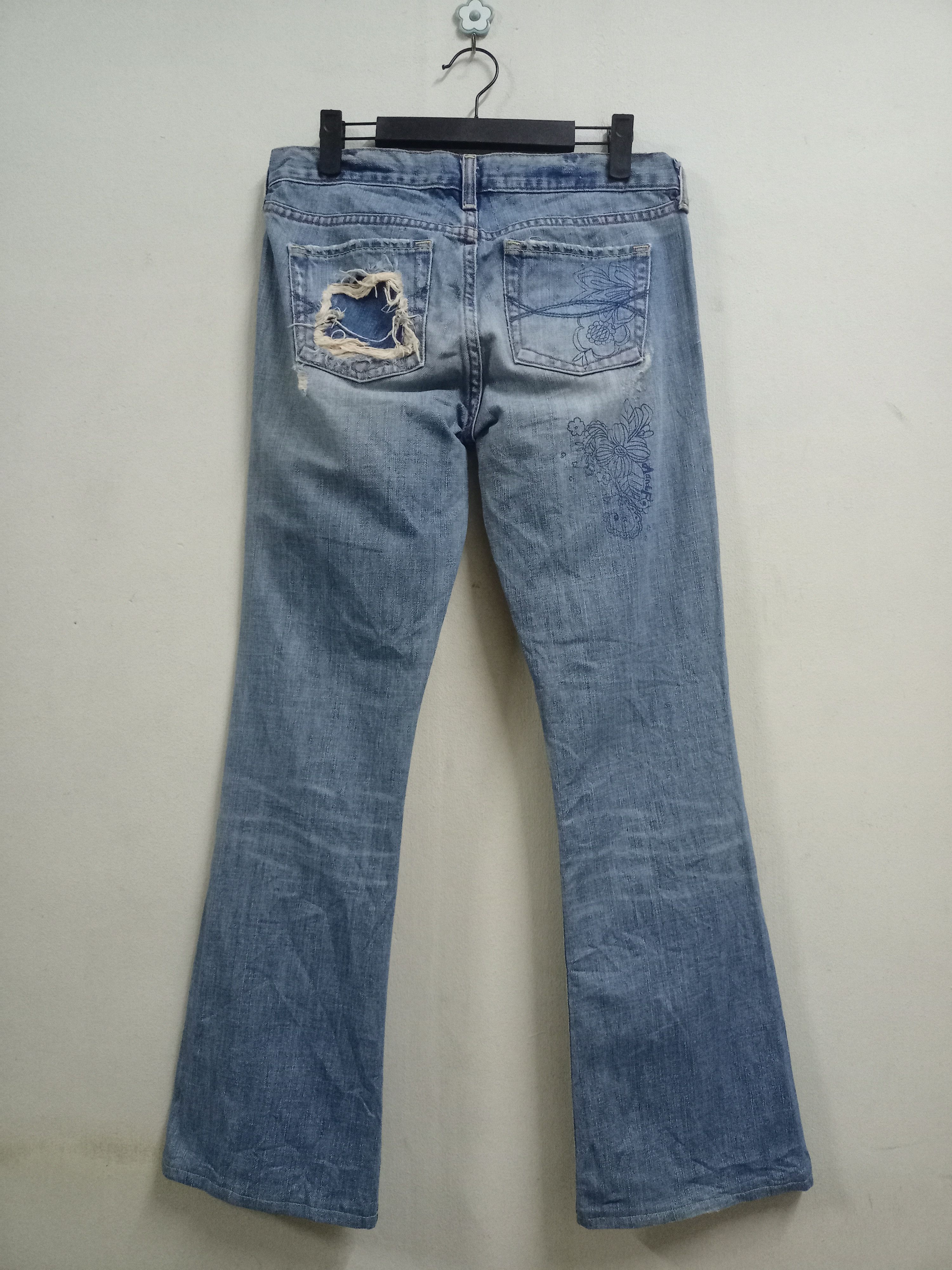 Abercrombie & Fitch Vintage Abercrombie Art Drawing Distressed Flare Jeans Size 30" / US 8 / IT 44 - 2 Thumbnail
