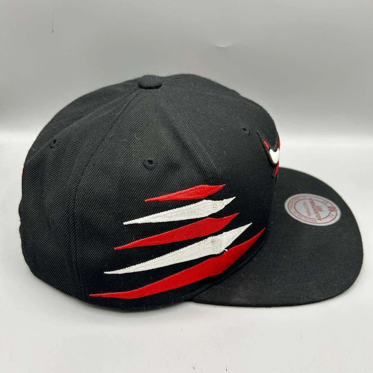 Mitchell & Ness Chicago Bulls NBA Hat Men Black Red Snap Back Cap Size ONE SIZE - 7 Thumbnail