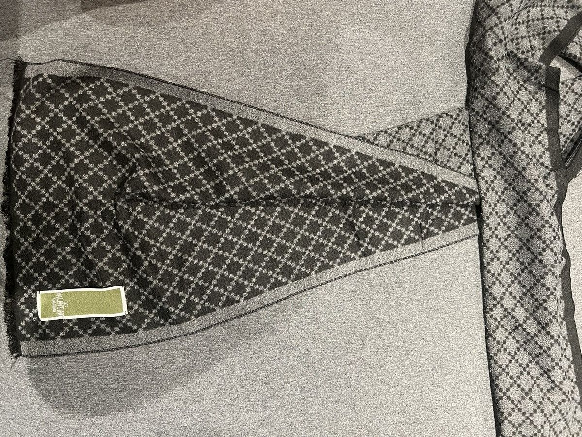 Valentino Scarf Size ONE SIZE - 1 Thumbnail