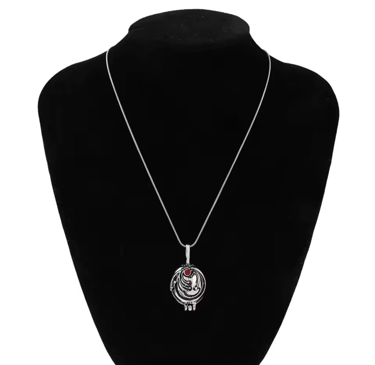 Jewelry × Vintage Vintage Retro Style Heart Necklace Chain Size ONE SIZE - 1 Thumbnail