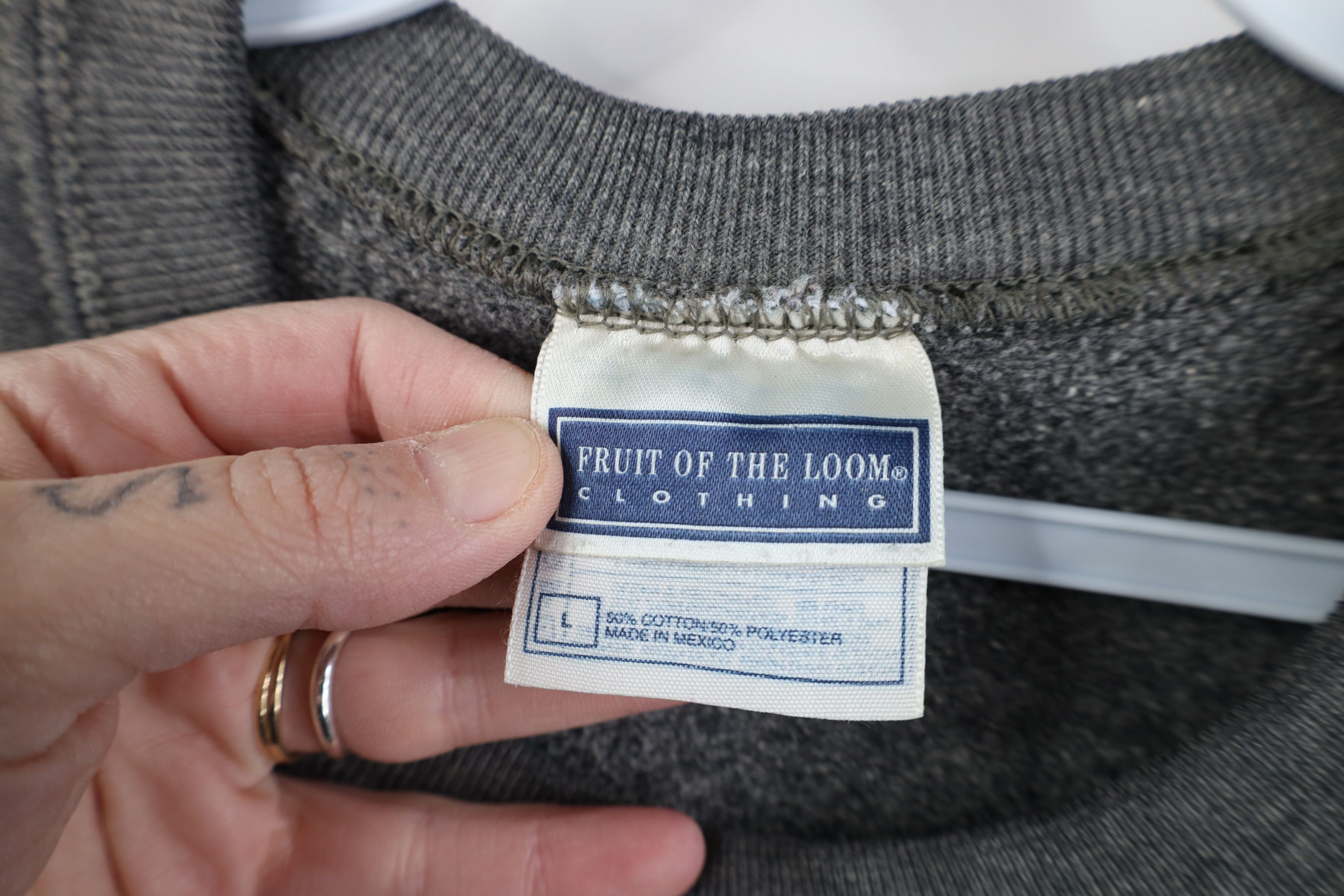 Vintage Vintage 90s Streetwear Crewneck Sweatshirt Heather Gray Size US L / EU 52-54 / 3 - 9 Thumbnail