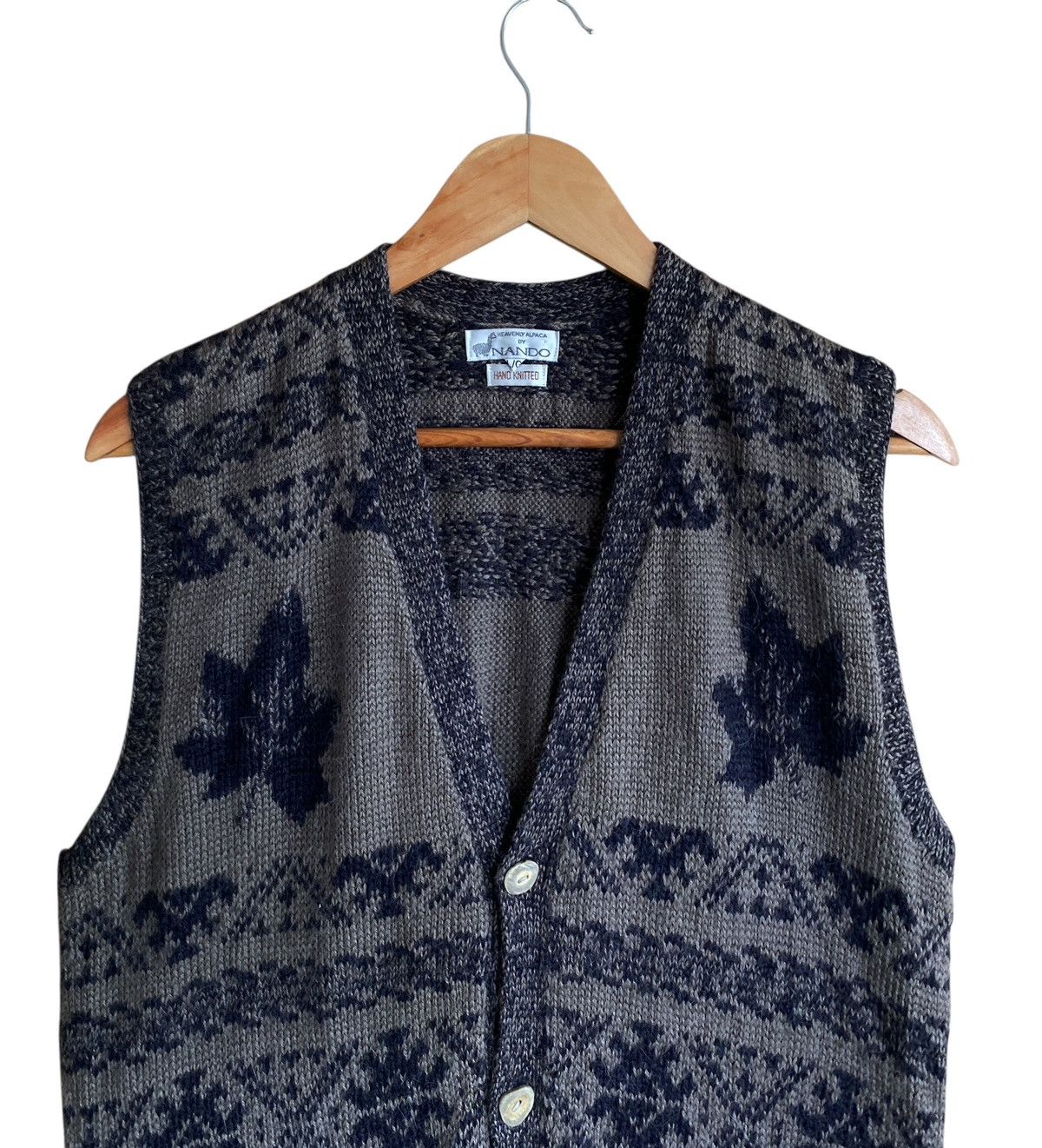 Vintage Vintage Japanese Brand Nando Hand Knitwear Vests 1990s Size US L / EU 52-54 / 3 - 3 Thumbnail