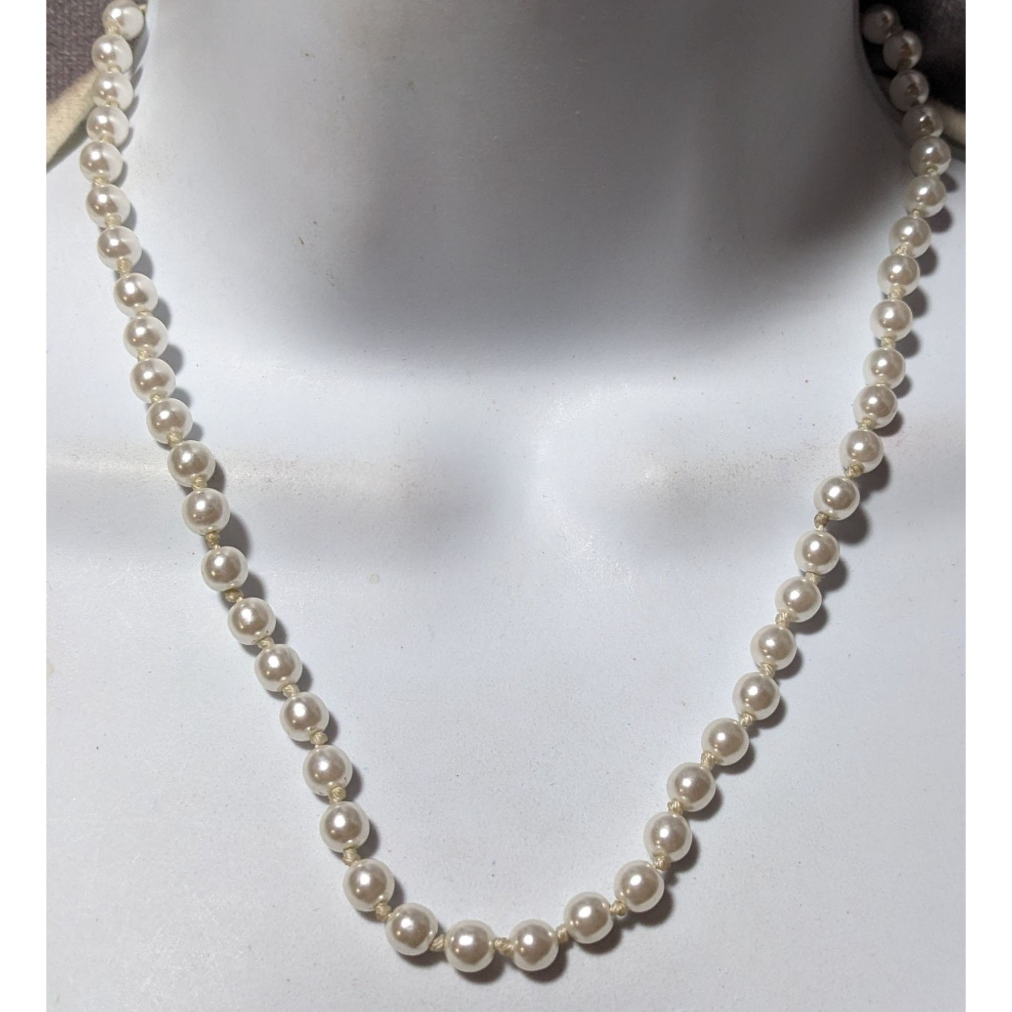 Other Simple Casual White Faux Pearl Necklace Size ONE SIZE - 2 Thumbnail