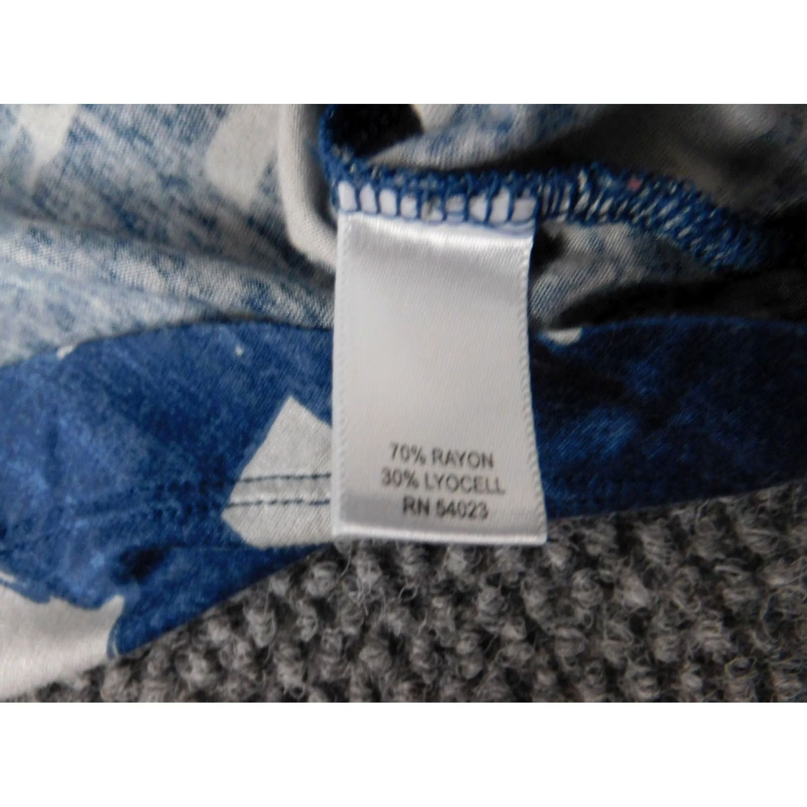 Banana Republic Banana Republic Blouse Womens M Blue Plaid Sleeveless Crew Neck Pullover Casual Rayon Button Regular Shirt Top Mockup Size M / US 6-8 / IT 42-44 - 6 Thumbnail