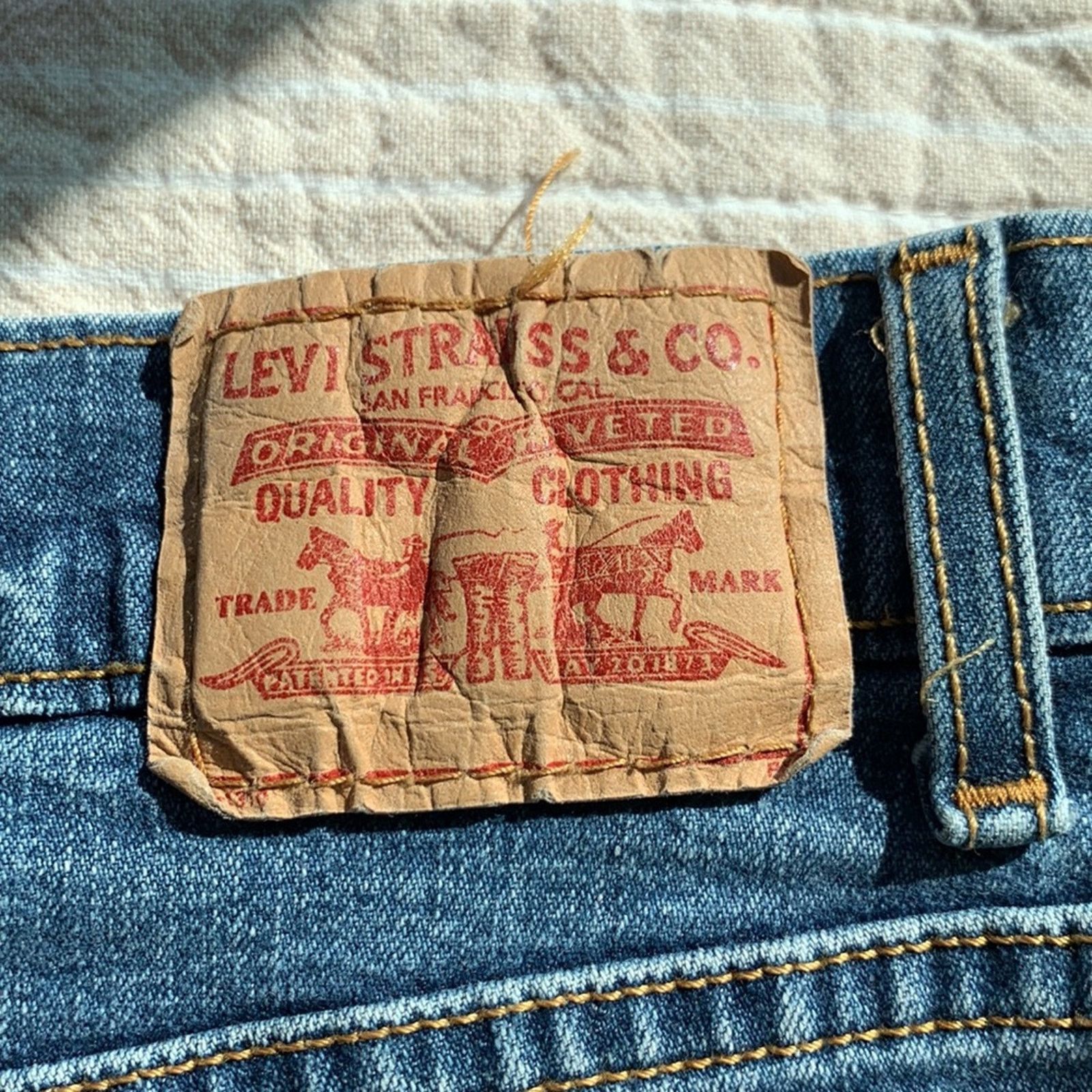 Levi's Levis womens jeans 550 relaxed bootcut Size 36" / US 14 / IT 50 - 7 Thumbnail
