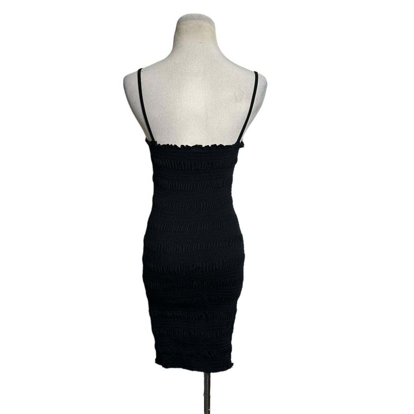 H&M H&M black smocked fitted mini dress size Small Size S / US 4 / IT 40 - 2 Thumbnail