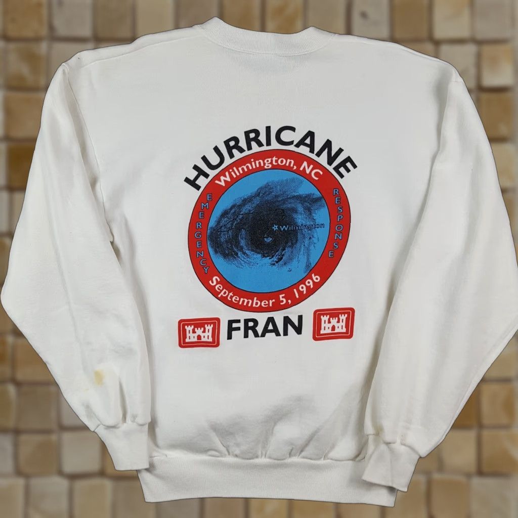 Hanes VINTAGE Hurricane Fran Emergency Team 90s Small Pullover Crewneck Sweatshirt Mens Sweatshirt Size US S / EU 44-46 / 1 - 1 Thumbnail