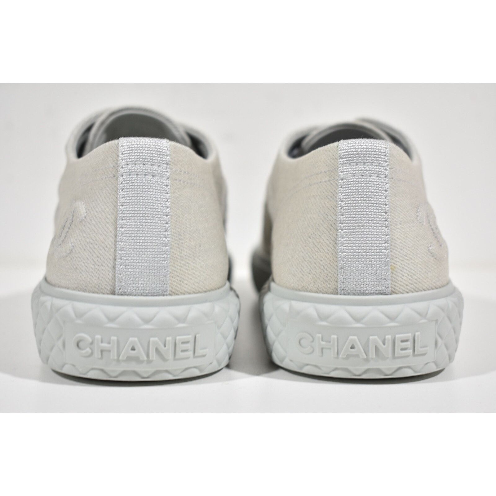 Chanel 22C Denim CC Logo Low Top Flat Runner Trainer Sneaker 39 Size US 9 / IT 39 - 9 Thumbnail