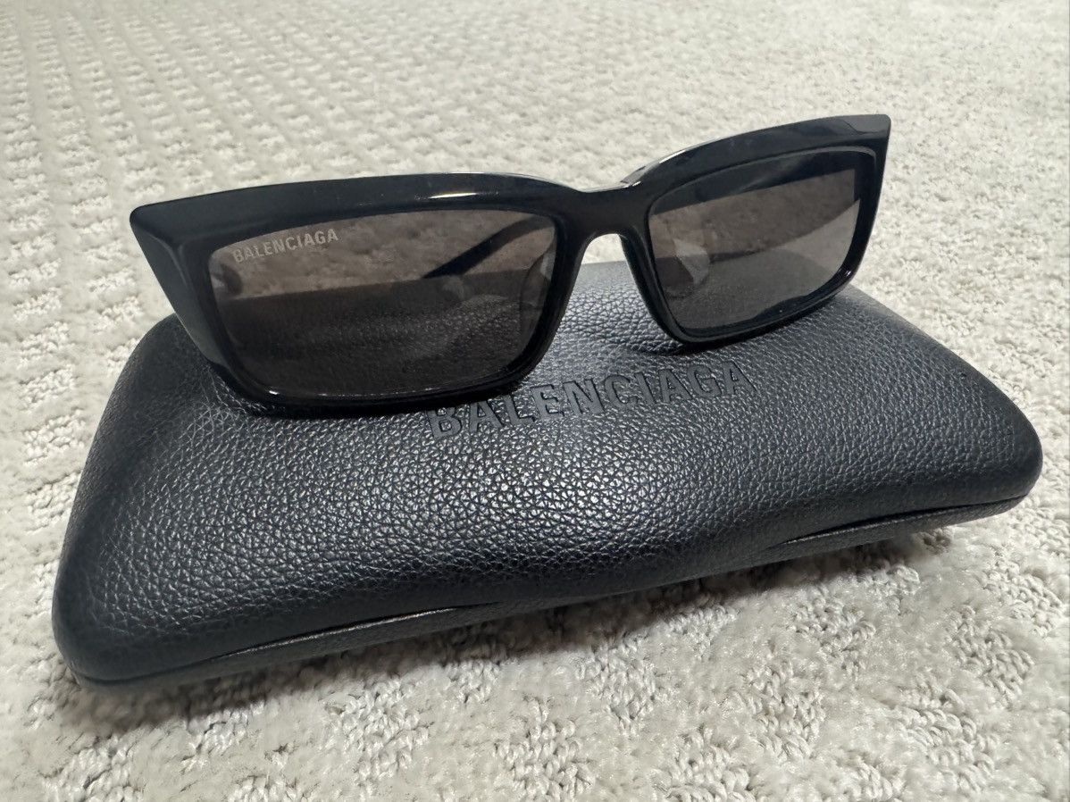 Balenciaga Balenciaga Sunglasses BB047S Cat Eye Black Size ONE SIZE - 1 Thumbnail