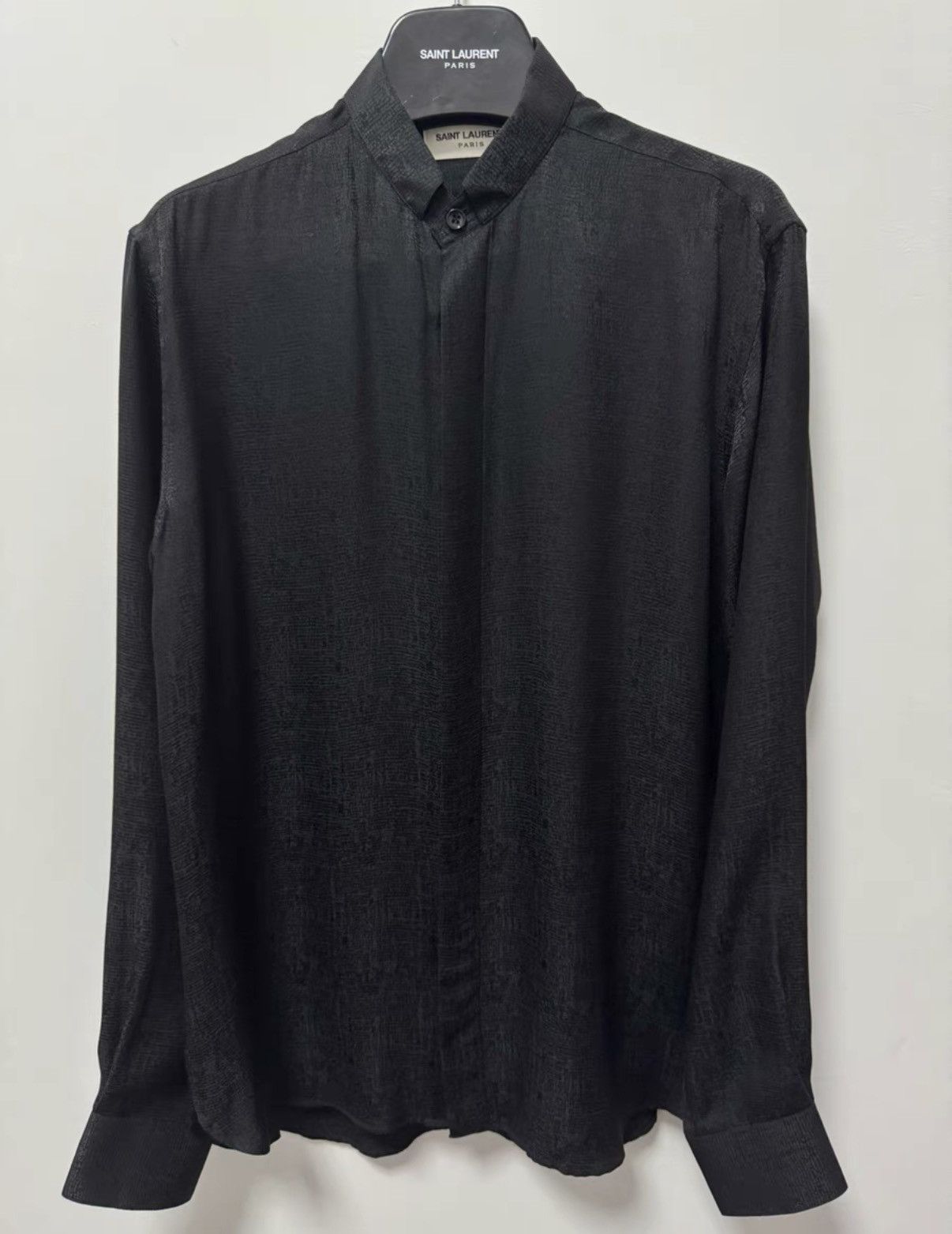 Saint Laurent Paris Saint Laurent (SLP) 17FW Silk Embossed "Black Knight" Shirt Size US S / EU 44-46 / 1 - 1 Thumbnail