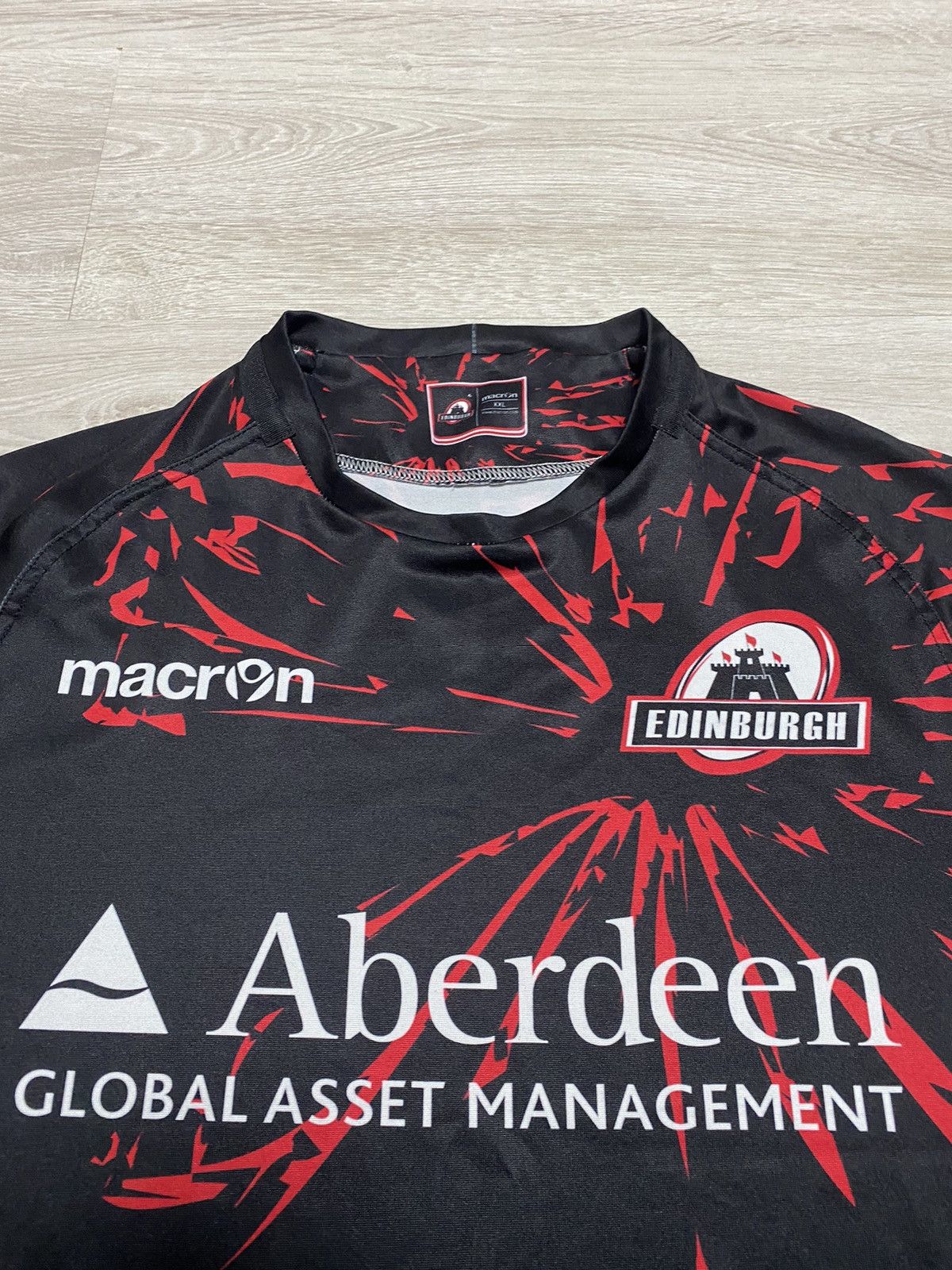 Macron Jersey Edinburgh Macron Rugby size L-XL Size US L / EU 52-54 / 3 - 2 Thumbnail