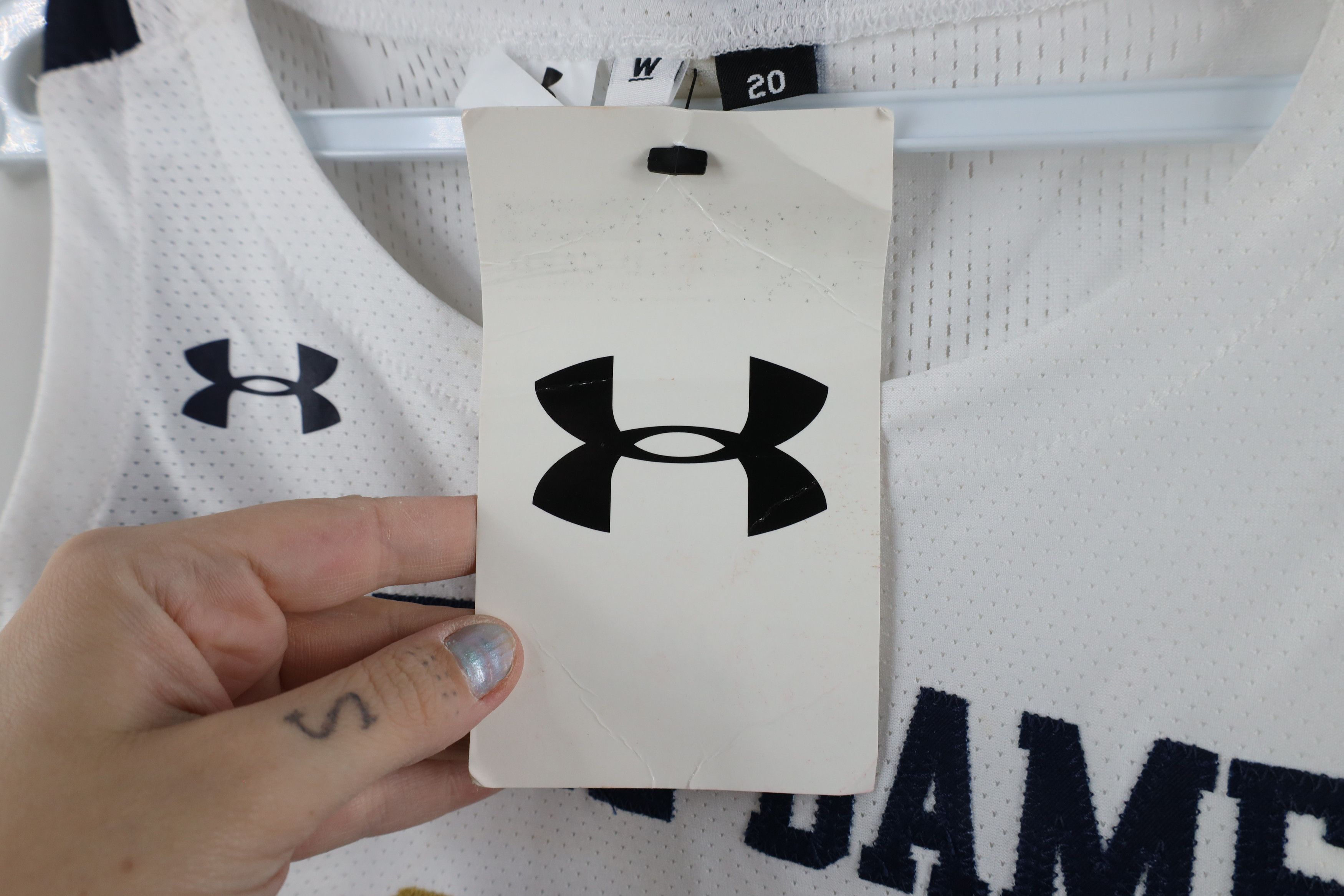 Under Armour × Vintage New Under Armour Dame University Basketball Jersey White Size S / US 4 / IT 40 - 8 Thumbnail