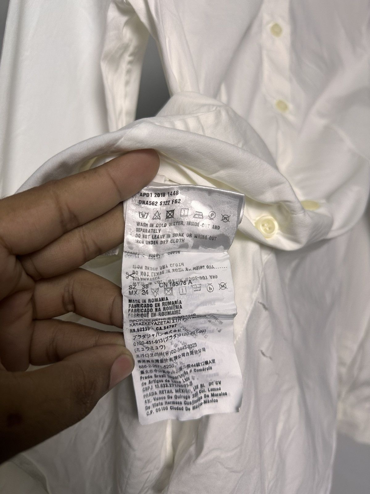 Prada Prada Milano Distressed White Button-Up Shirt Size US XS / EU 42 / 0 - 9 Thumbnail