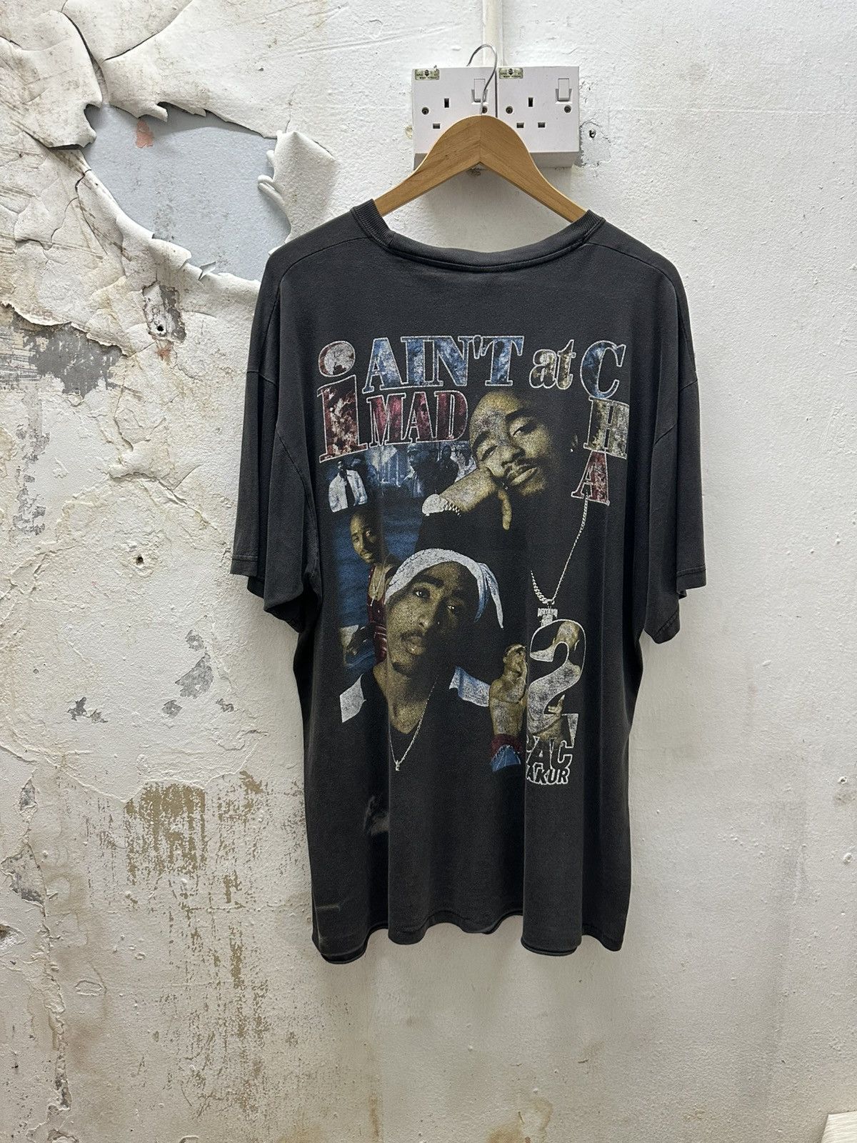 Rap Tees Rare Vintage 90's Tupac Shakur Perfect Distressed Faded Tees Size US XXL / EU 58 / 5 - 1 Thumbnail