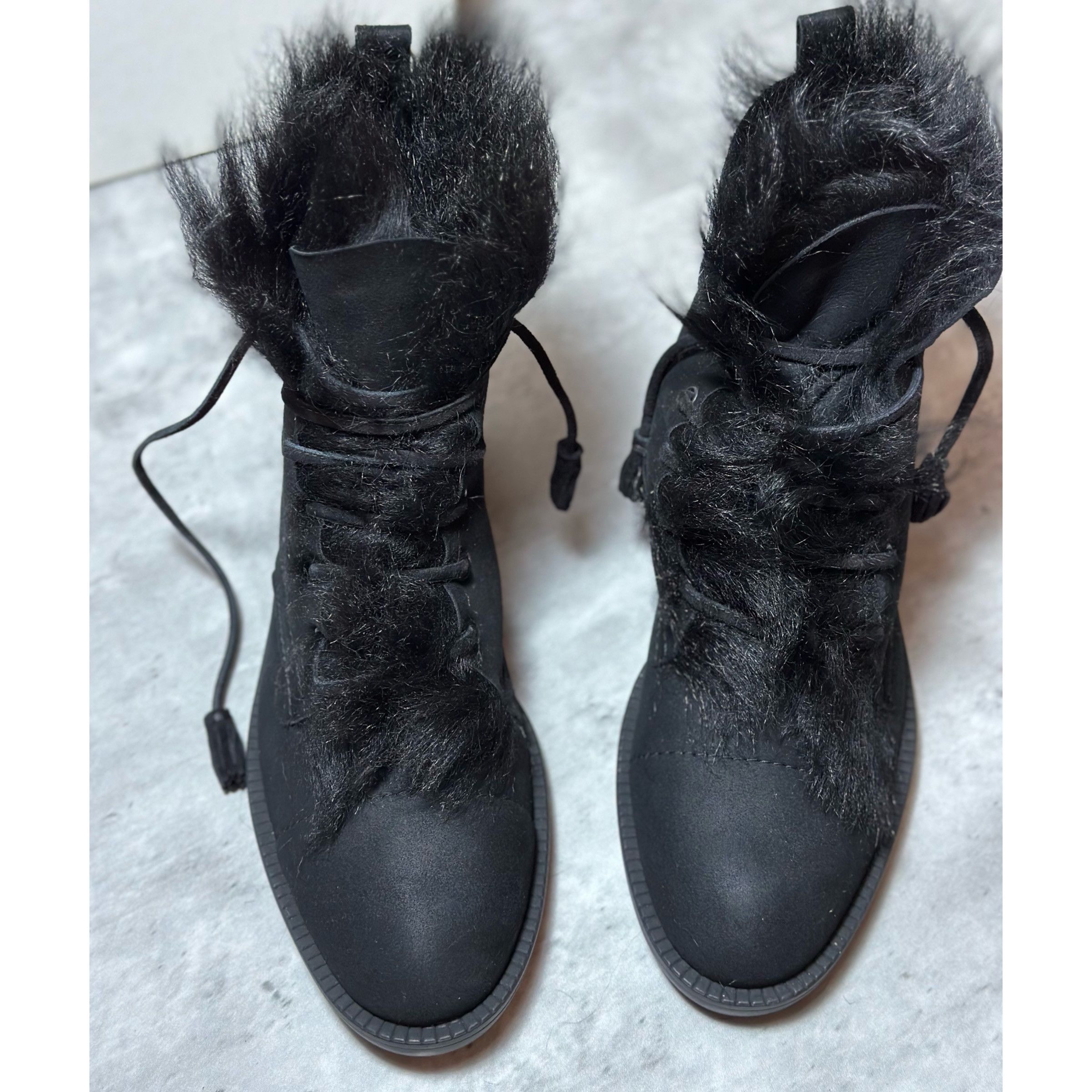 Pedro Garcia Pedro Garcia fur-lined lambskin lace-up boots Size US 11 / IT 41 - 12 Thumbnail