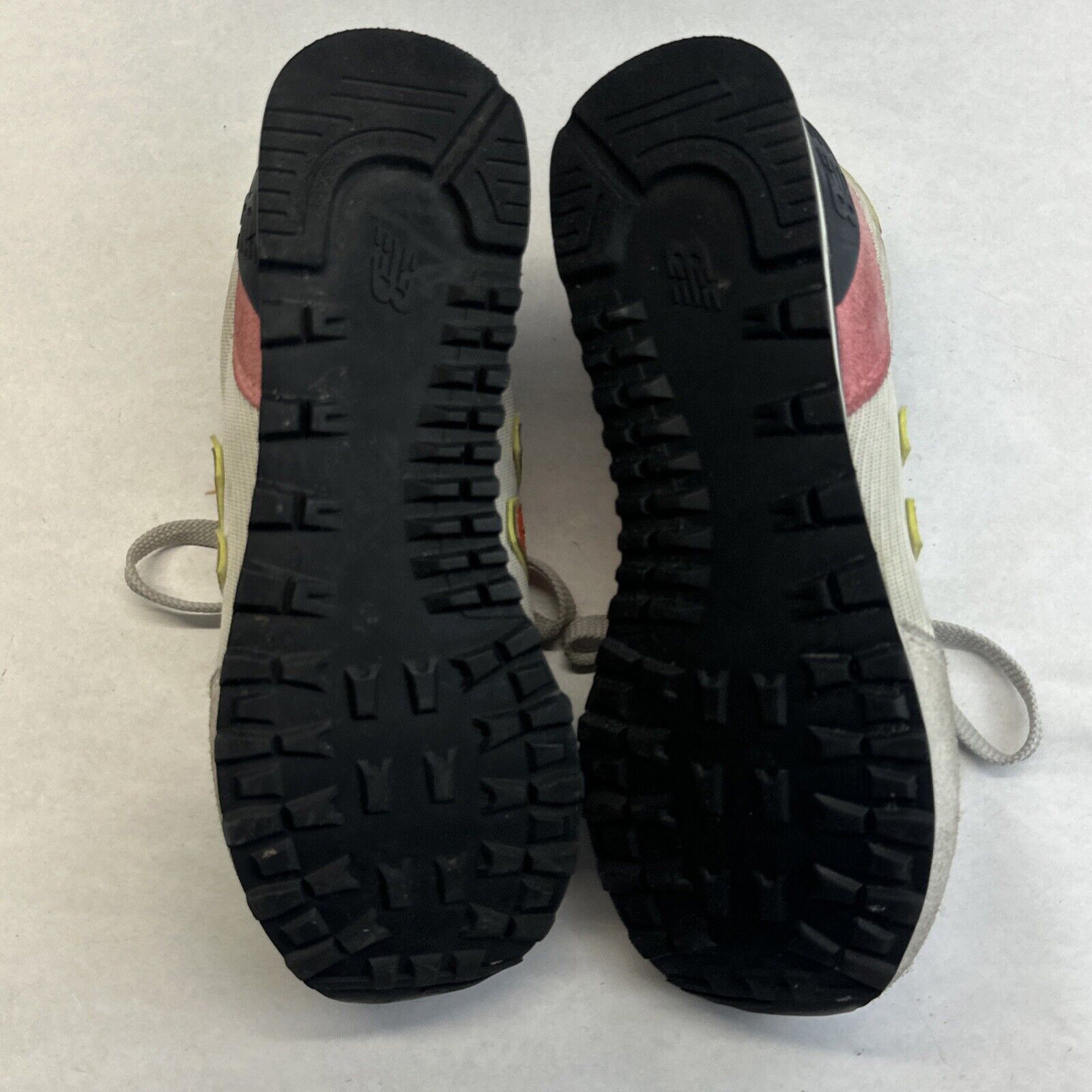 New Balance New Balance 515 V3 Nimbus Cloud Poppy Athletic Shoes size 7 Size US 6 / IT 36 - 10 Thumbnail
