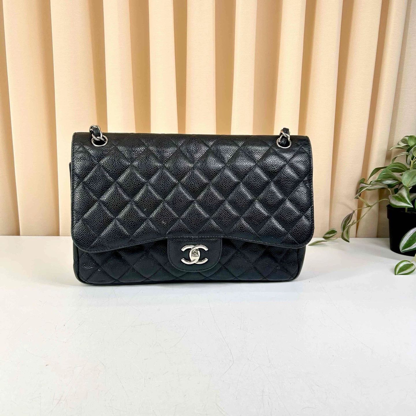 Chanel Pre-loved Bag Very good condition Size ONE SIZE - 1 Thumbnail