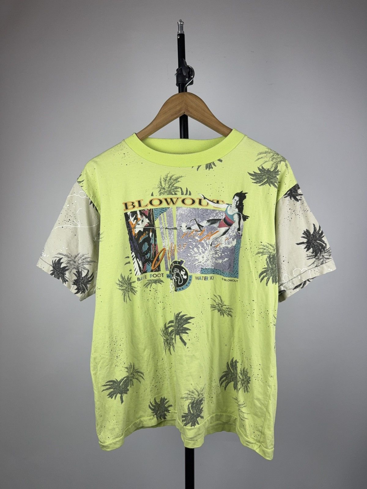 Vintage Vintage 80s Retro Surf Water Ski Blowwout Tee Shirt Size US M / EU 48-50 / 2 - 1 Thumbnail
