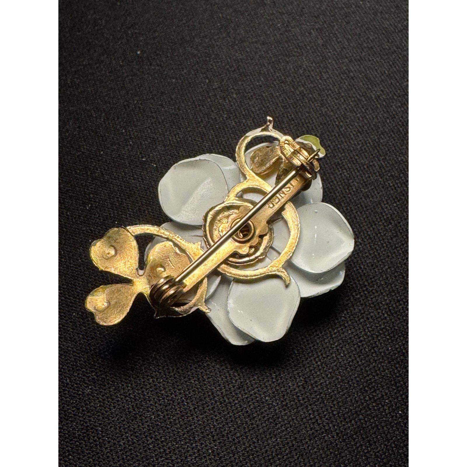 Other Vintage Lisner White Flower Rhinestone Brooch Size ONE SIZE - 5 Thumbnail