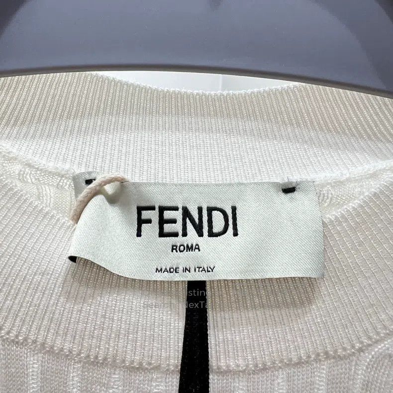 Fendi Fendi 25FW badge Logo long-sleeved knitted sweater Size XS / US 0-2 / IT 36-38 - 3 Thumbnail
