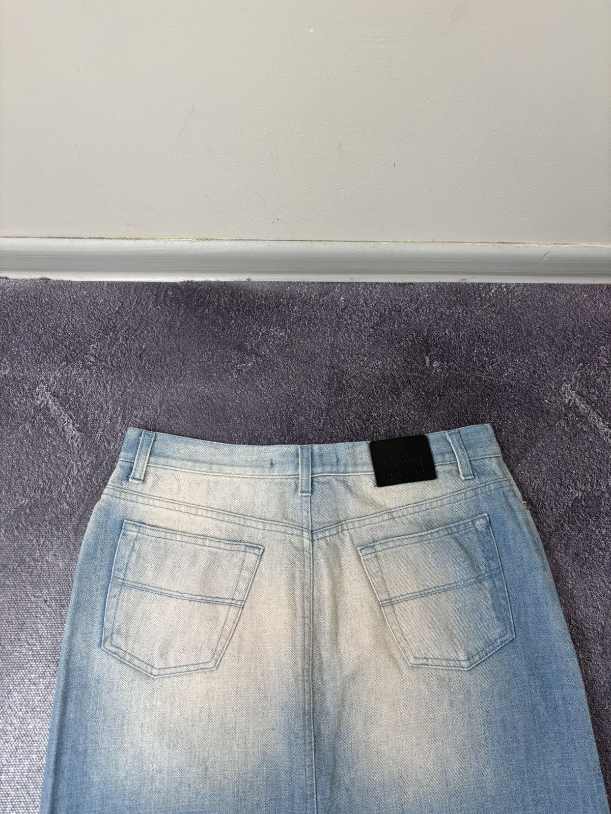 GF Ferre Vintage Gianfranco Ferre Women’s Luxury Faded Denim Skirt Size 30" / US 8 / IT 44 - 11 Thumbnail