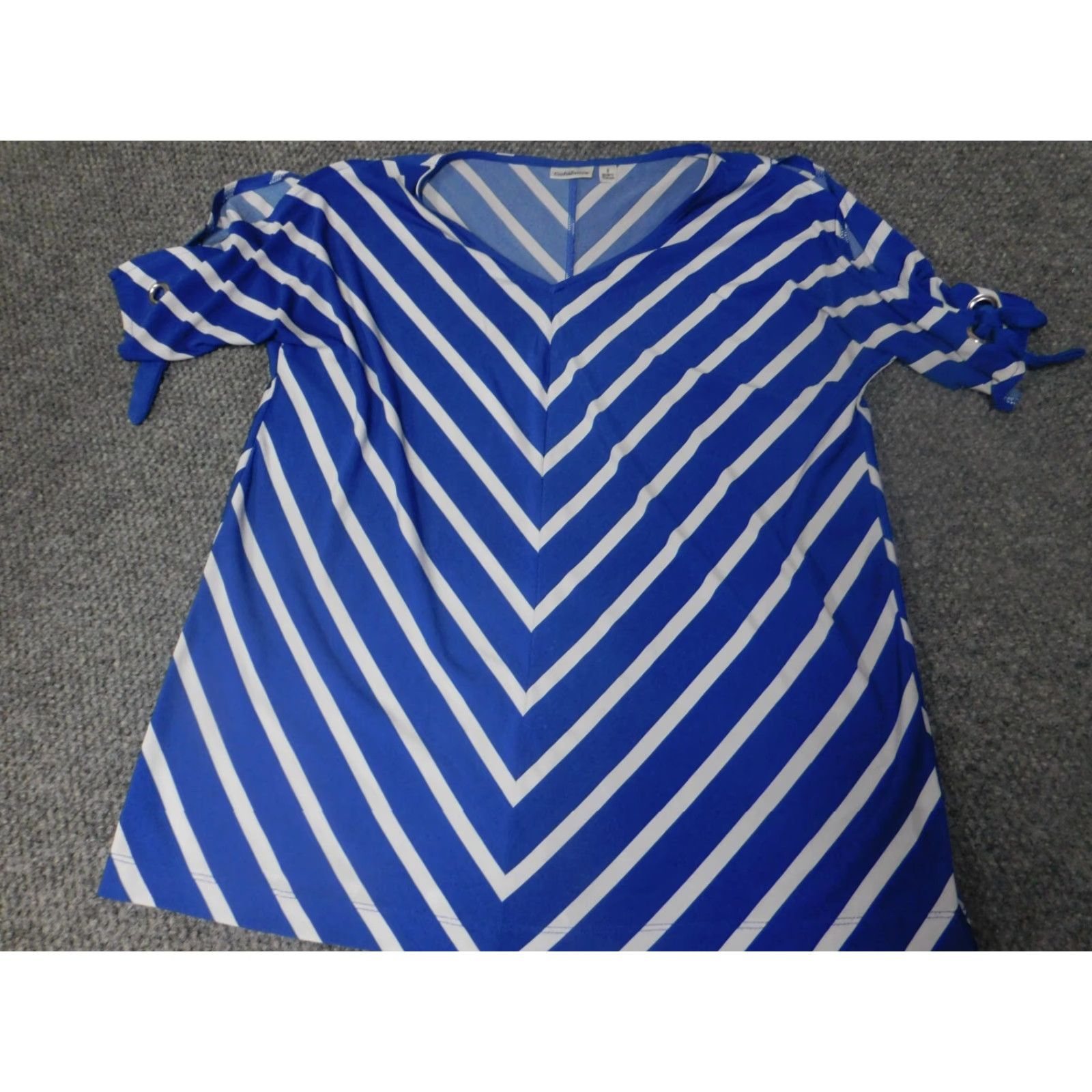 Croft & Barrow Croft & Barrow Womens Blouse S Blue Striped Crew Neck Pullover Short Sleeve Casual Regular Polyester Rayon Top Shirt Size S / US 4 / IT 40 - 2 Thumbnail