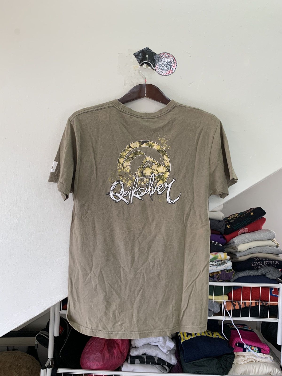 Size S: Vintage Quiksilver y2k surfing vintage shirt rare