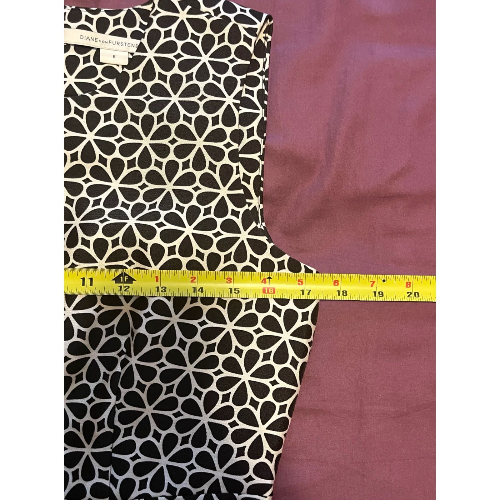 Diane von Furstenberg Diane Von Furstenberg Dress Geometric Print Sleeveless Knee Length Black/White Size 6 Womens Size M / US 6-8 / IT 42-44 - 5 Thumbnail