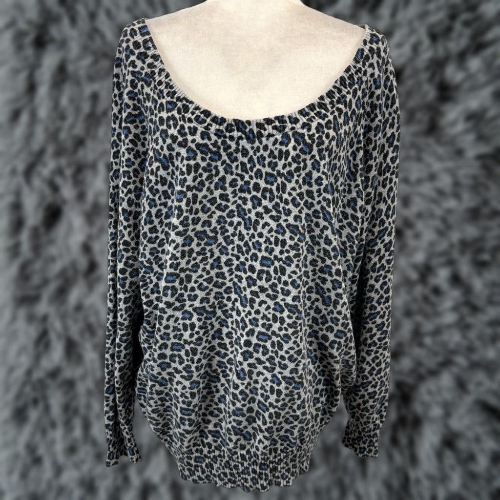 Torrid Torrid Blue & Grey Animal Print Sweater Sz 3 3X Plus Round Neck Size XXL / US 16-18 / IT 52-54 - 1 Thumbnail