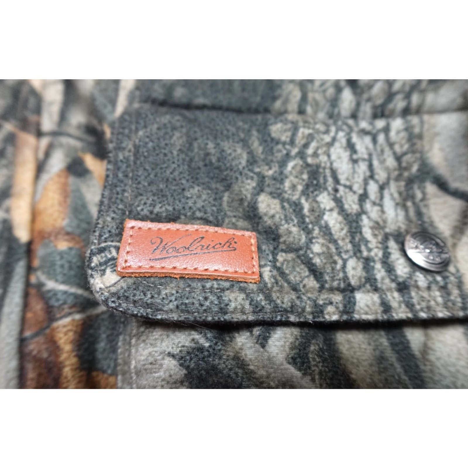 Vintage Woolrich Jacket Camouflage Bomber Jacket Men L Brown Reversible Outdoor Camouflage 90s Theme Womens Mens Size US L / EU 52-54 / 3 - 2 Thumbnail