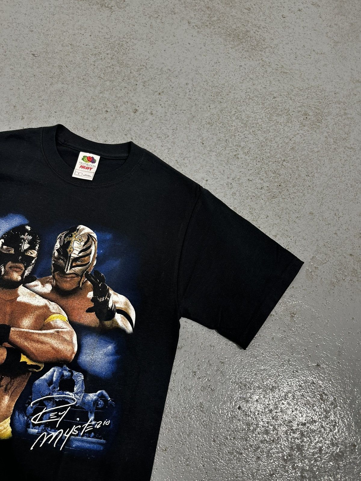 WWE Vintage 00s WWE Rey Mysterio Fruit Of The Loom T-Shirt Size US S / EU 44-46 / 1 - 5 Thumbnail