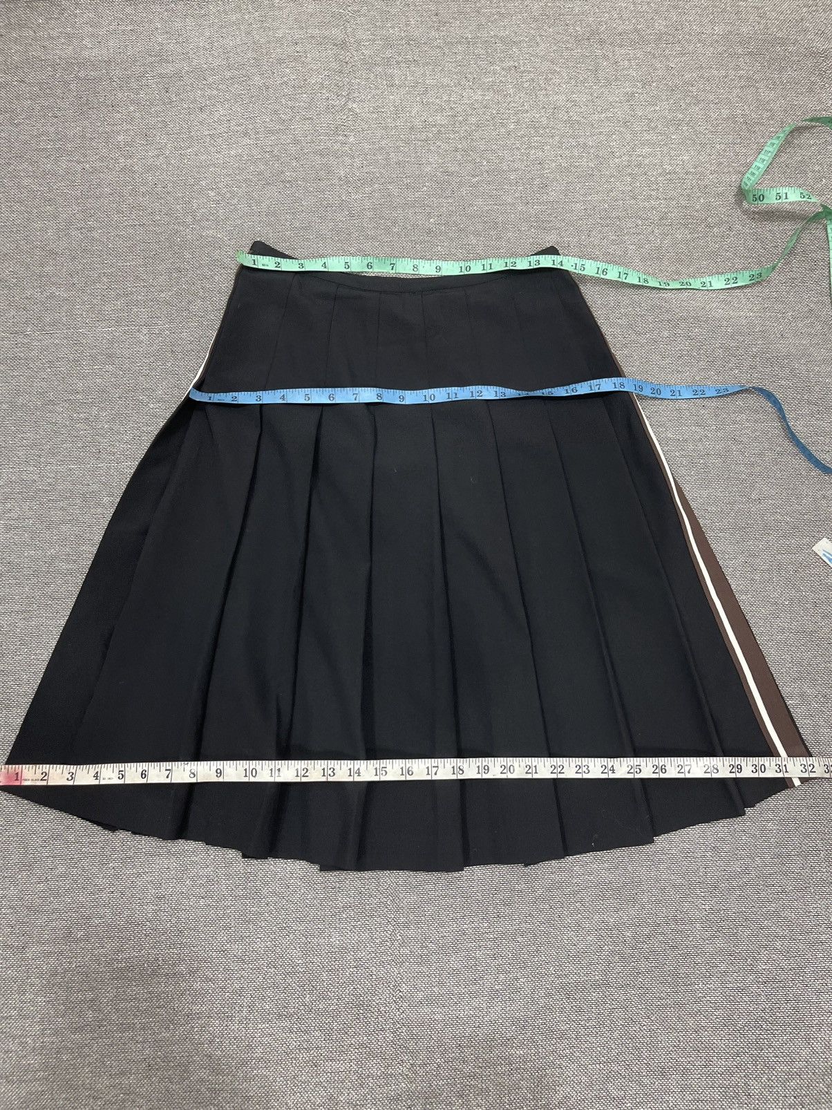 Comme des Garcons Robe de Chambre Comme des Garcons Black Wool Pleated Skrit Size 28" / US 6 / IT 42 - 7 Thumbnail