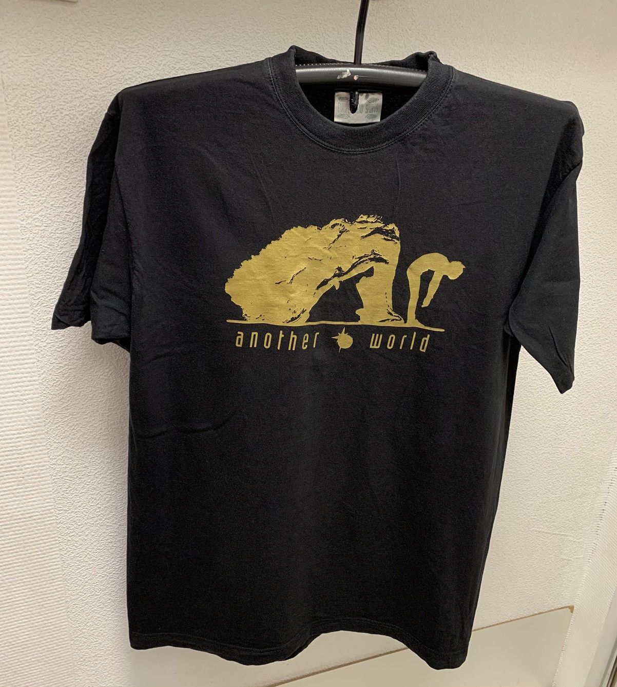 Band Tees Brain May another world 1998 vintage tour t-shirt Xl Size US XL / EU 56 / 4 - 1 Thumbnail