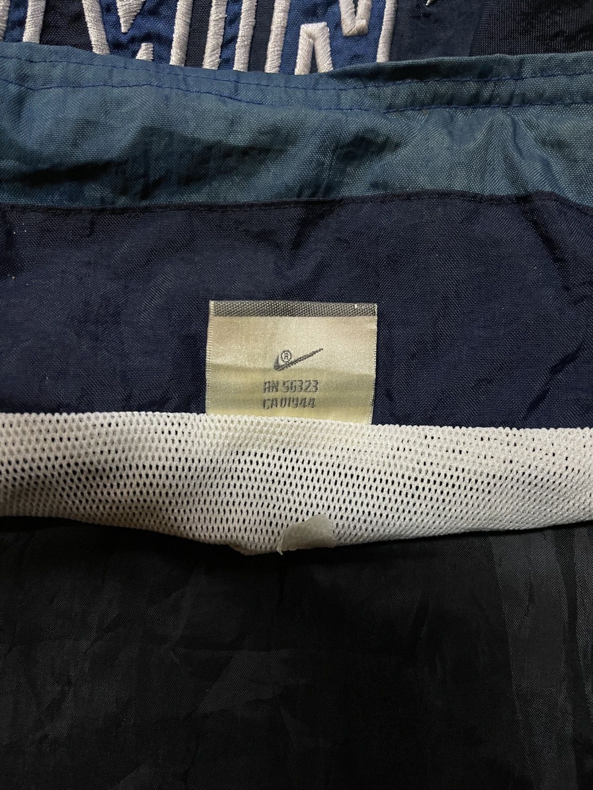 Nike VINTAGE NIKE SWOOSH 90s SPORTWEAR JACKET Size US XL / EU 56 / 4 - 10 Thumbnail