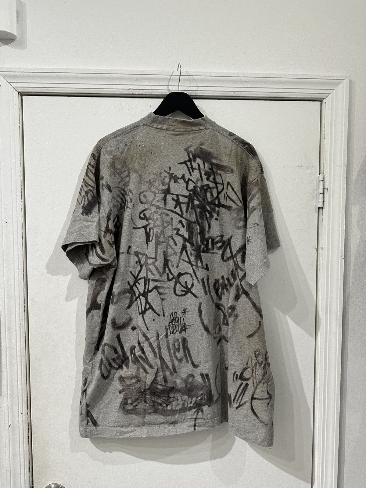 Balenciaga Balenciaga Skater Graffiti Distressed Logo T-Shirt Size 2 Size US L / EU 52-54 / 3 - 11 Thumbnail