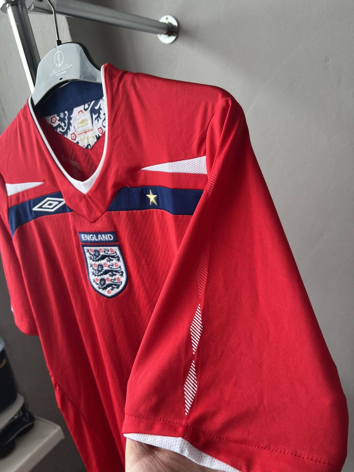 Umbro 2008/10 ENGLAND TEAM AWAY SOCCER JERSEY FOOTBALL SHIRT XL Size US XL / EU 56 / 4 - 9 Thumbnail