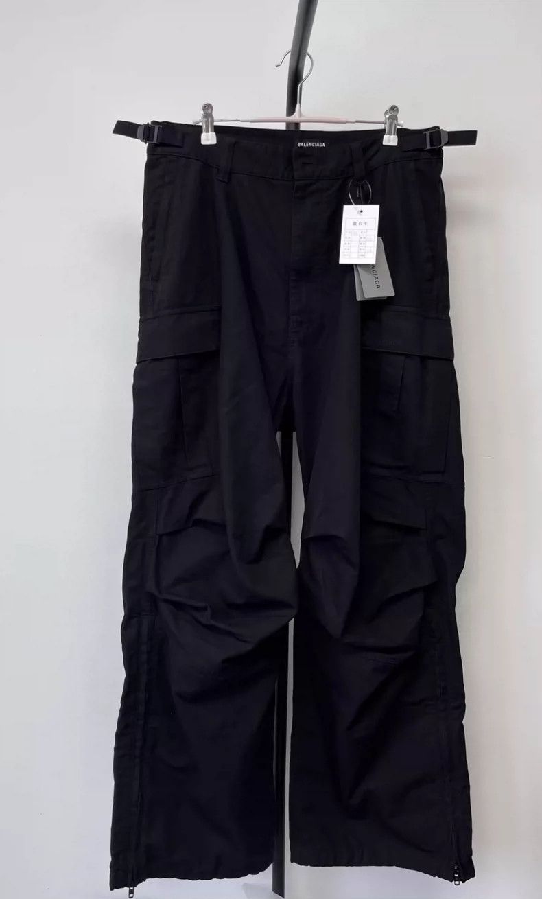 Balenciaga Balenciaga Solid color low-rise cargo pants with pockets Size US 30 / EU 46 - 1 Thumbnail