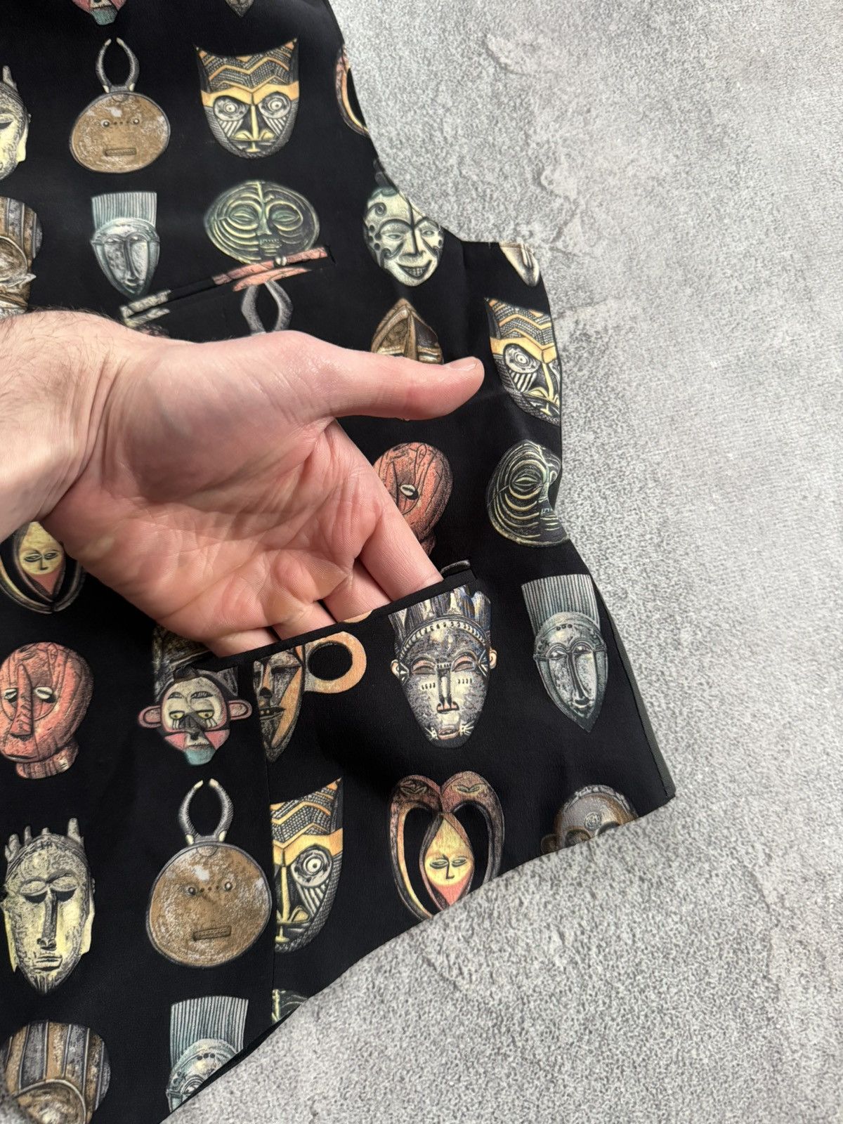 Other Roberto Angelico Vintage vest African Mask Printed retro 90s Size US M / EU 48-50 / 2 - 4 Thumbnail