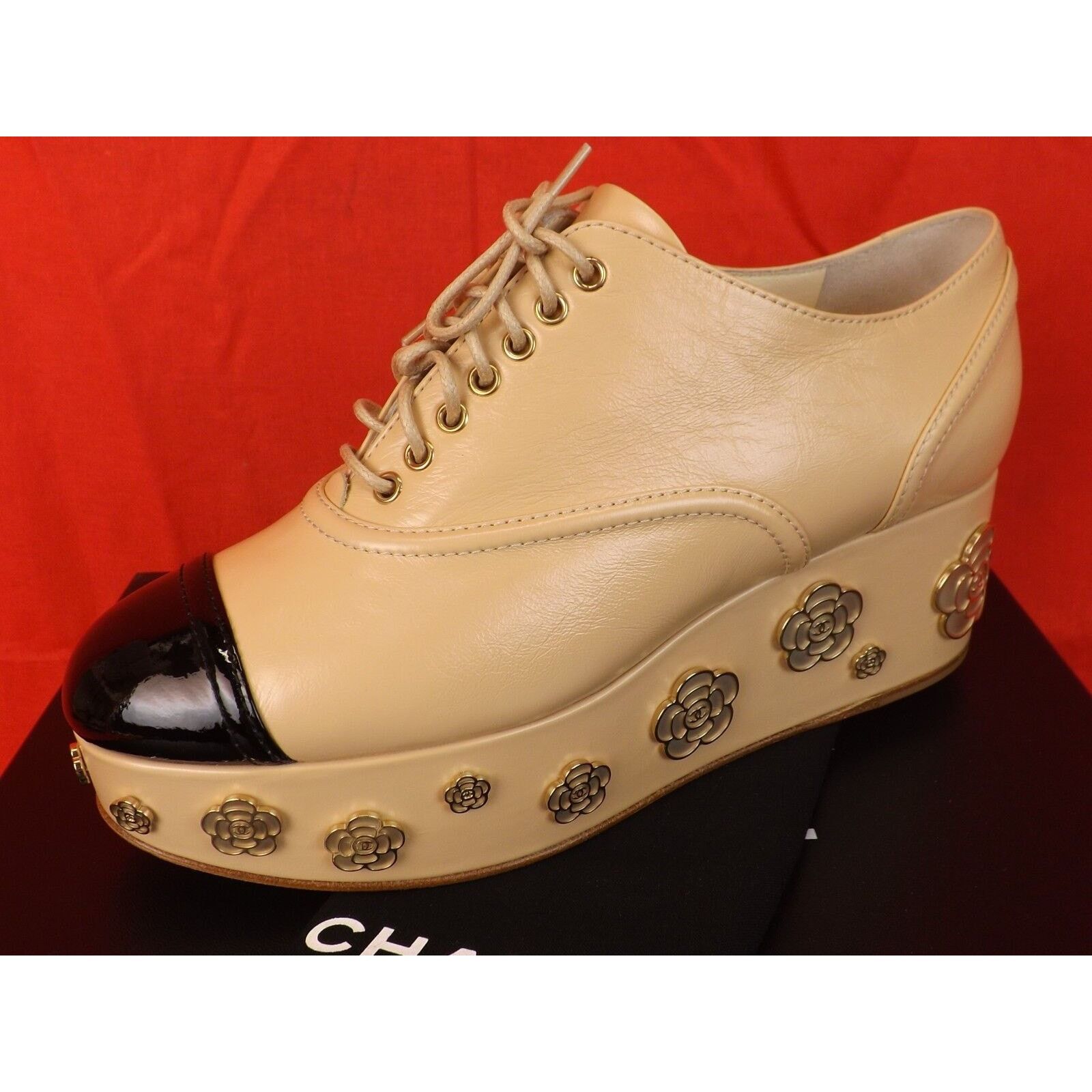 Chanel CHANEL G3172 BEIGE LEATHER CAMELLIA CC PLATFORM OXFORDS 39.5 Size US 9.5 / IT 39.5 - 6 Thumbnail