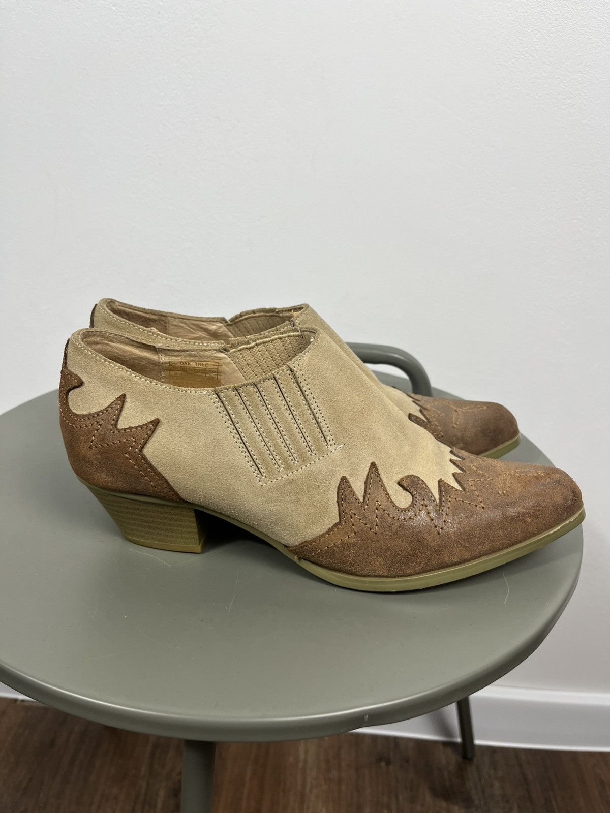 Other Womens Two Tone Suede Western Style Pumps Low Heel EU 40 Size US 9 / IT 39 - 3 Thumbnail
